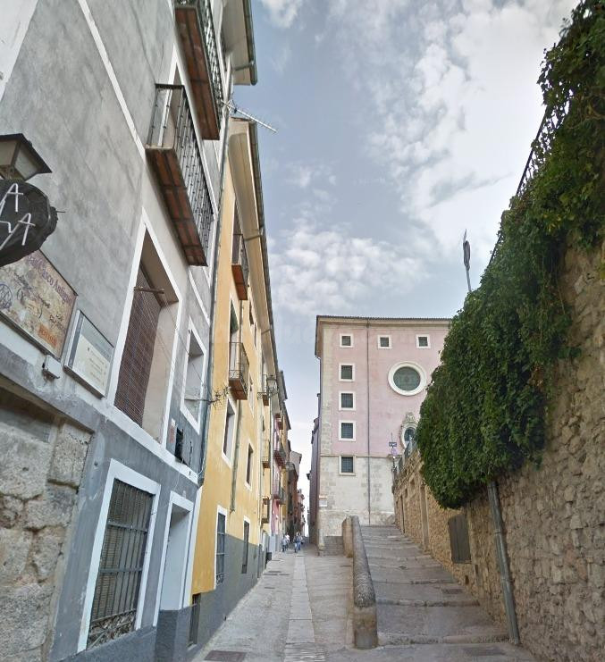 VIVIENDA EN CUENCA
