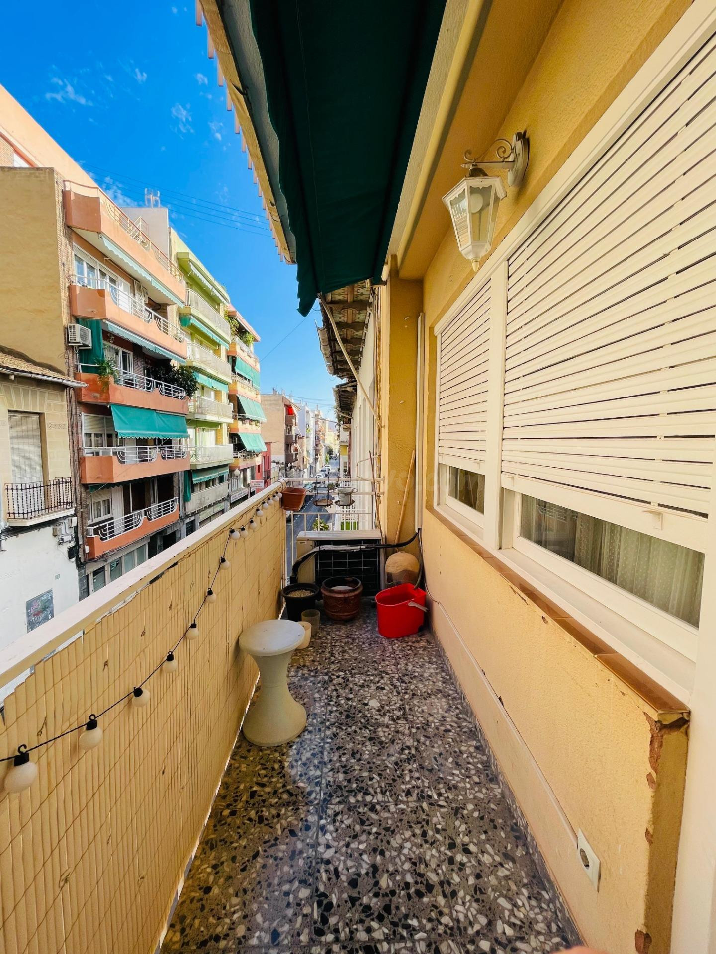 Piso en la zona de la plaza de Toros, Alicante