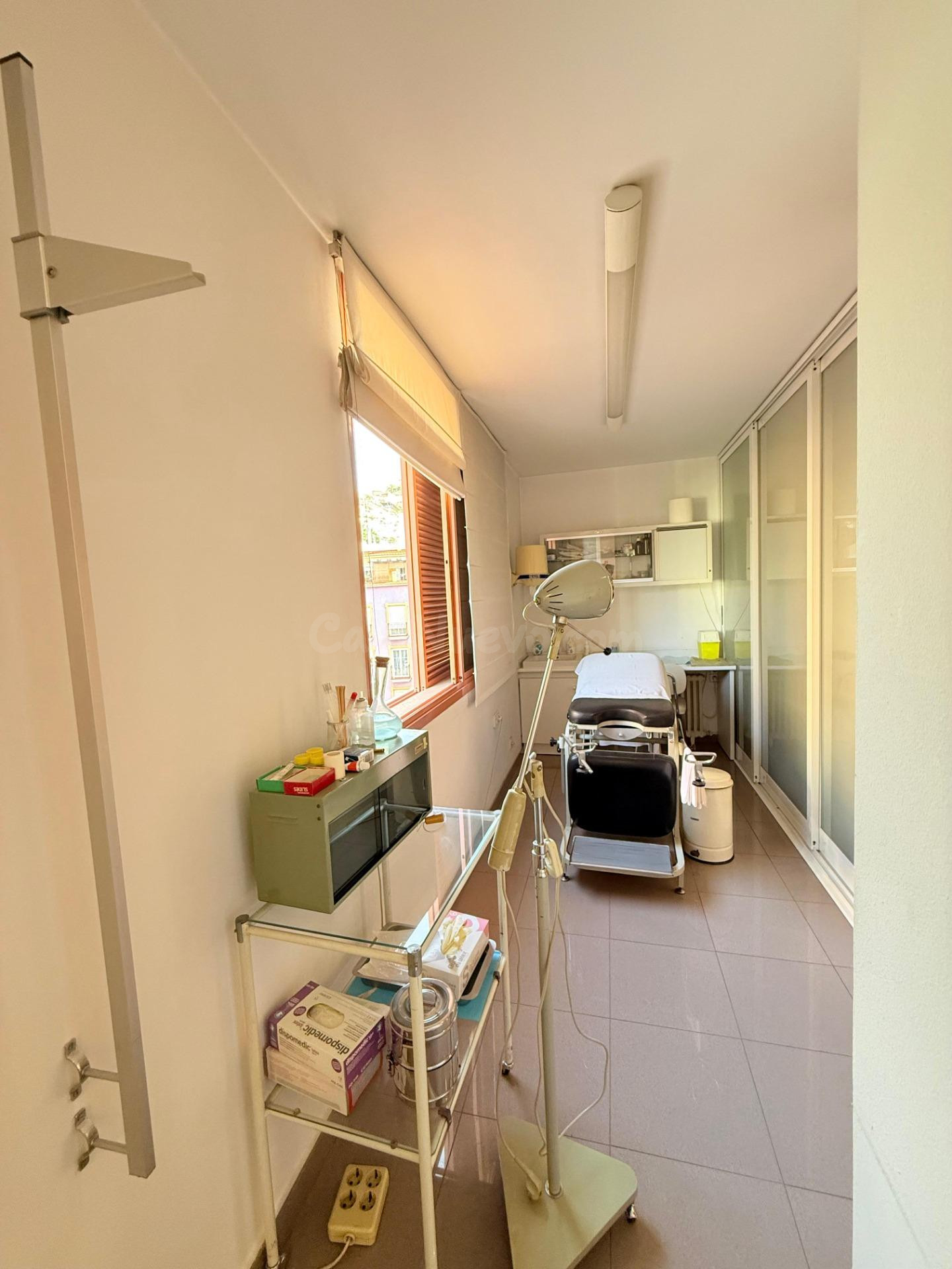 Estupenda oportunidad de amplia vivienda en la Rambla. - foto 5