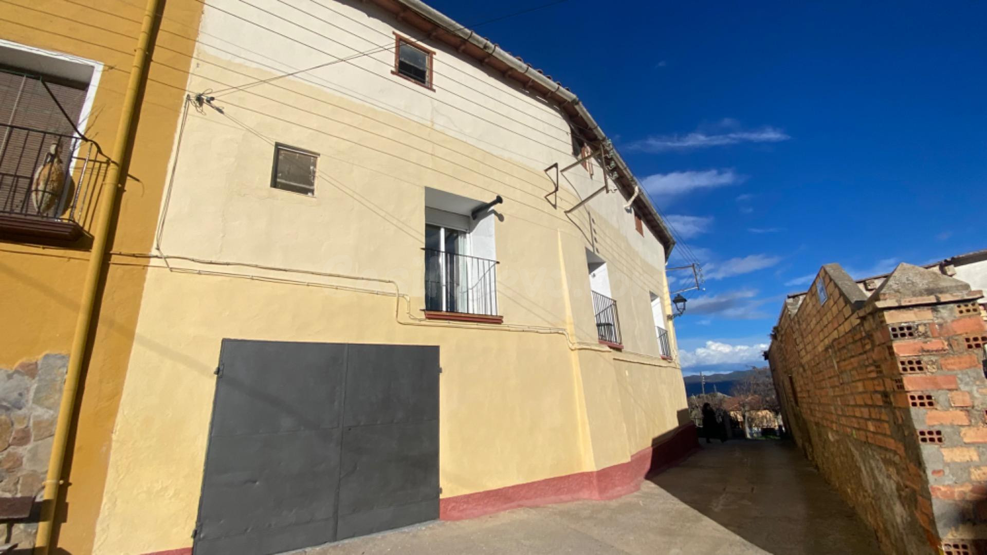 Casa de pueblo para entrar a vivir muy luminosa