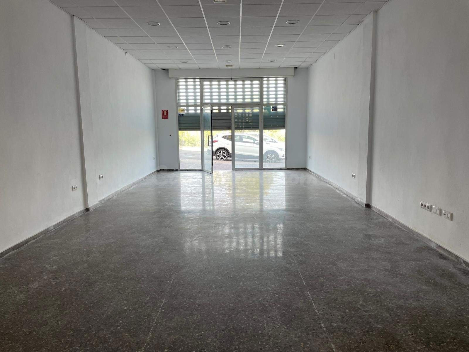 ¡Oportunidad Única! Local Comercial en el Corazón de La Nucía