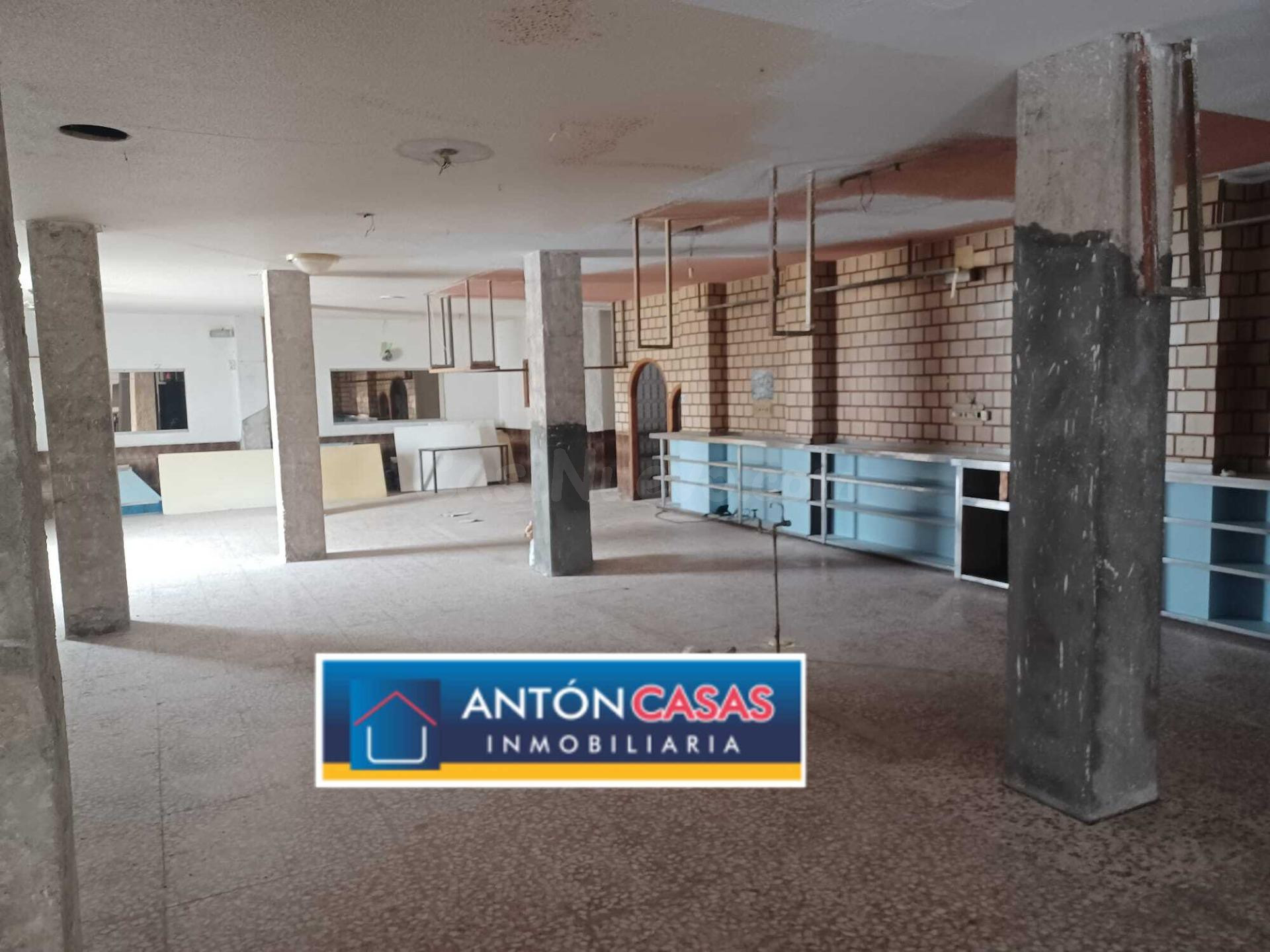 LOCAL COMERCIAL EN VENTA EN NOVELDA DE 371 M2