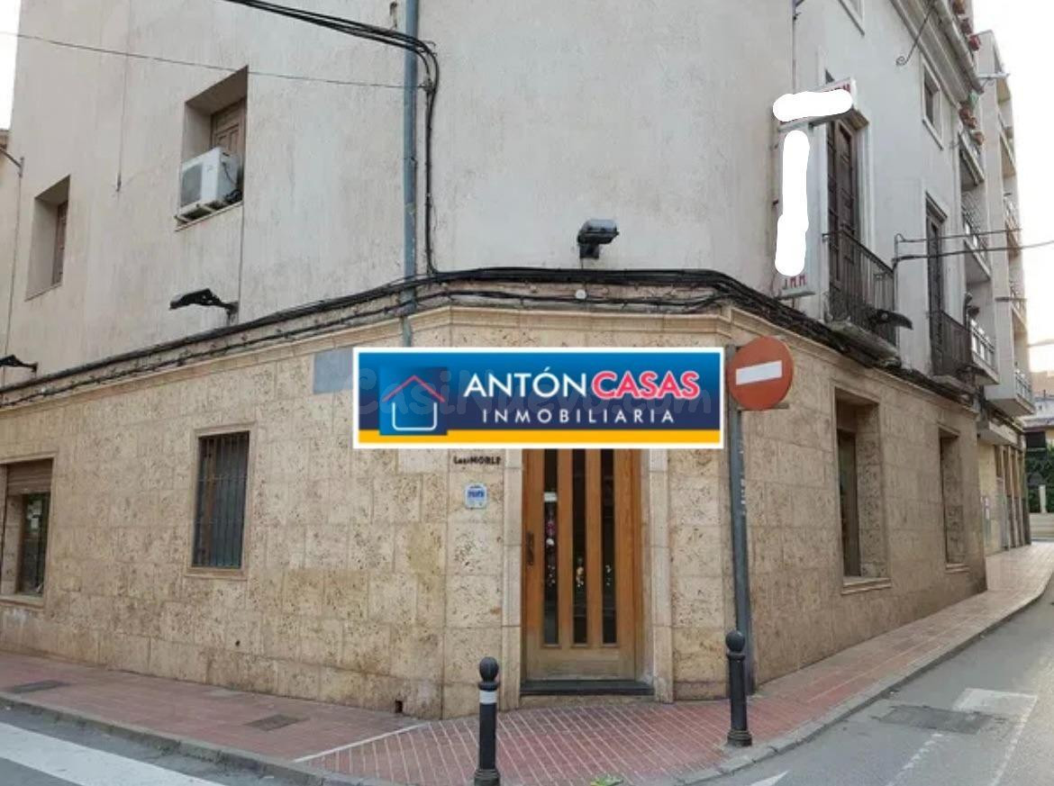 CASA DE 3 PLANTAS EN VENTA EN MONÓVAR