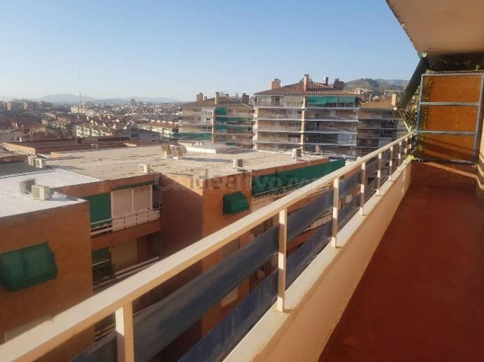 ** SE ALQUILA PISO SIN MUEBLES EN AVENIDA DE BARCELONA, ZAIDIN, GRANADA **