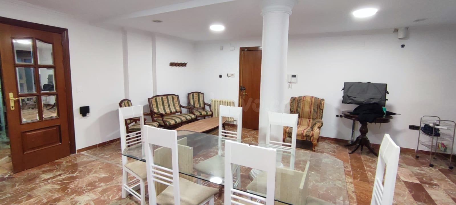 **SE ALQUILA habitaciones PARA ESTUDIANTES **