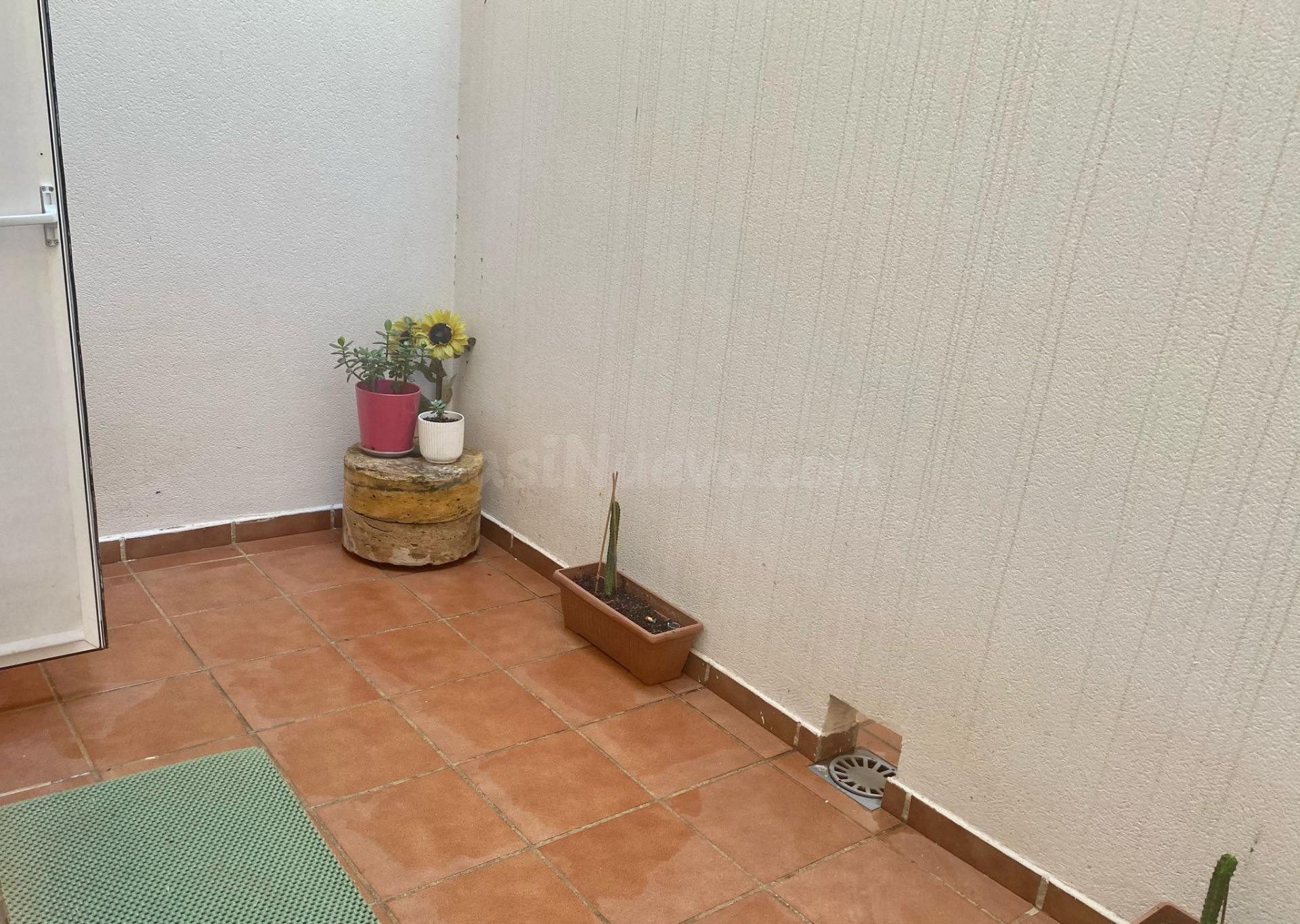 ** SE ALQUILA PISO EN GRANADA IDEAL PARA ESTUDIANTES **