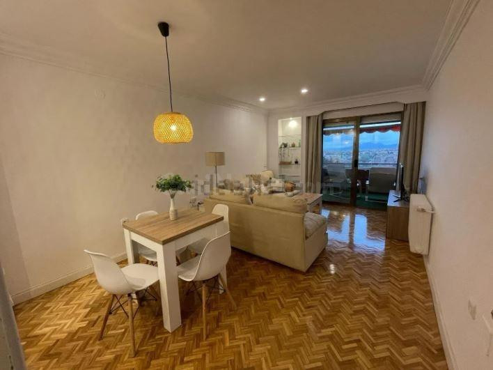** SE ALQUILA PISO EN CALLE MORAYMA IDEAL PARA ESTUDIANTES CURSO 2025/2026**