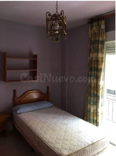 ***SE ALQUILA PISO EN CALLE SANTA CLOTILDE IDEAL PARA ESTUDIANTES***