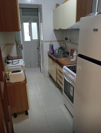 ** SE ALQUILA PISO PARA ESTUDIANTES EN CALLE TEJEIRO **