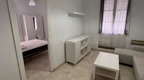** SE ALQUILA PISO EN PUERTA REAL **