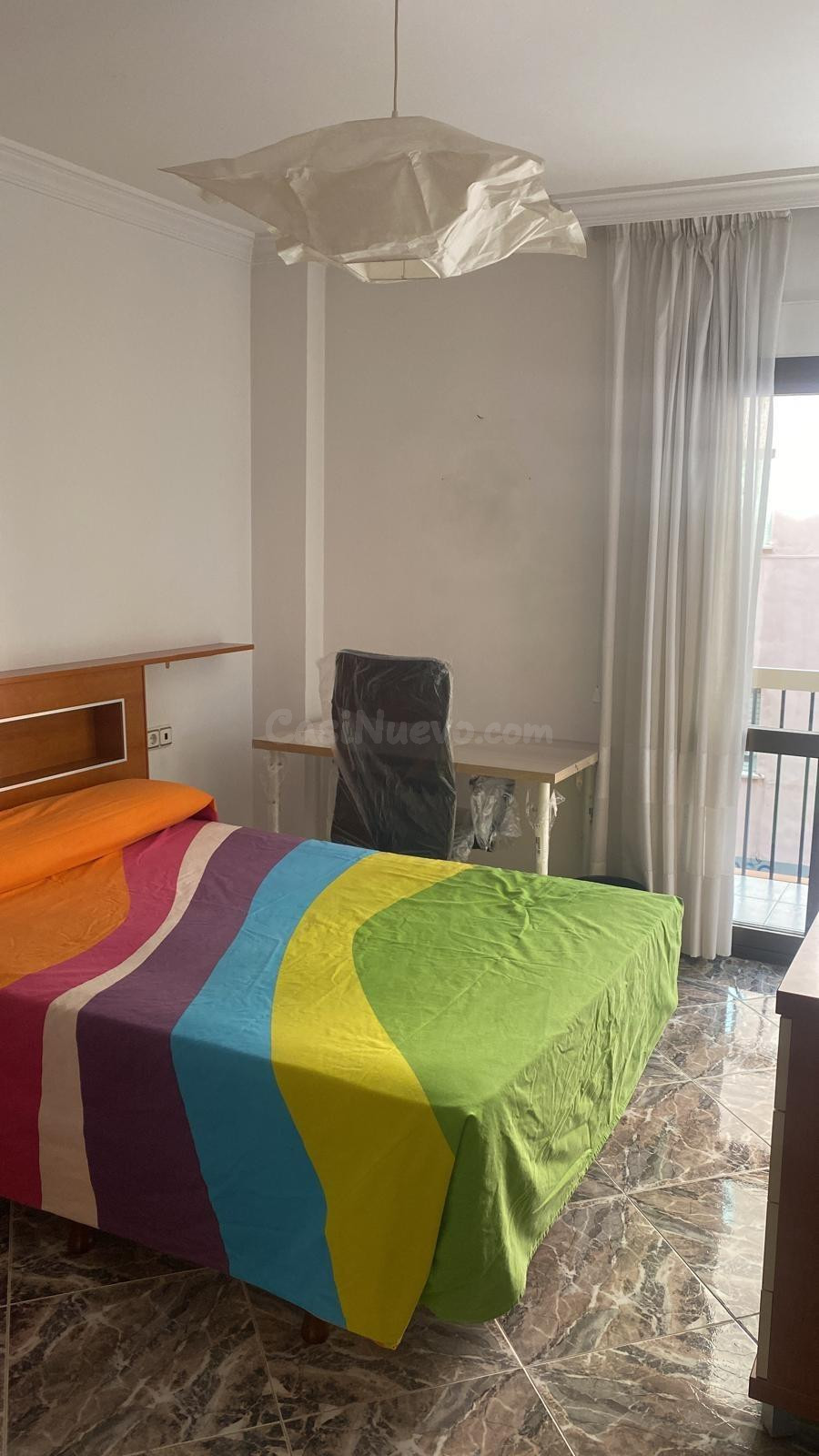 **AMPLIO PISO DE 4 habitaciones EN CALLE DOCTOR PAREJA YÉBENES – IDEAL PARA ESTUDIANTES**