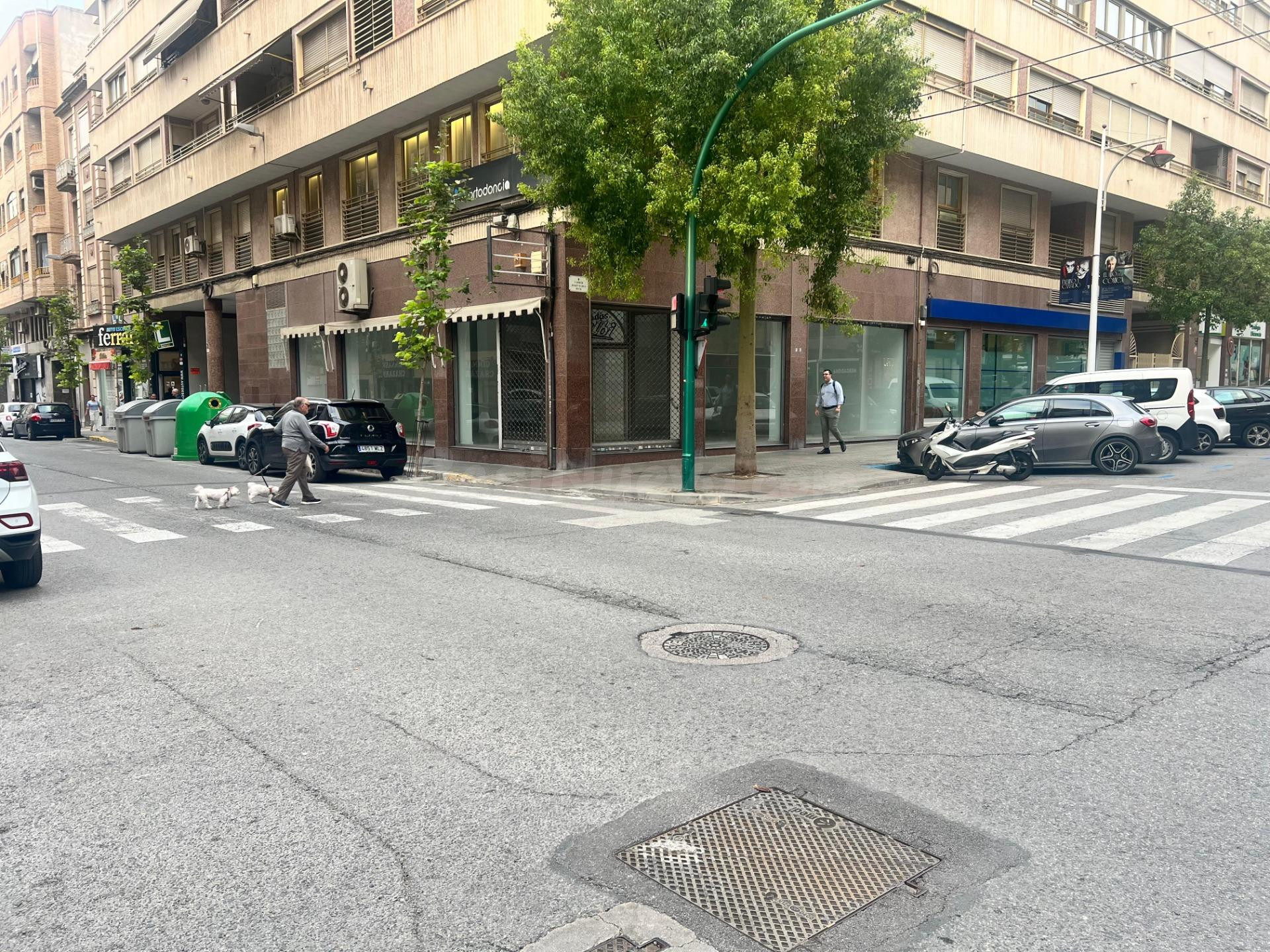 LOCAL COMERCIAL EN ZONA CENTRO ---IDEAL PARA TU NEGOCIO