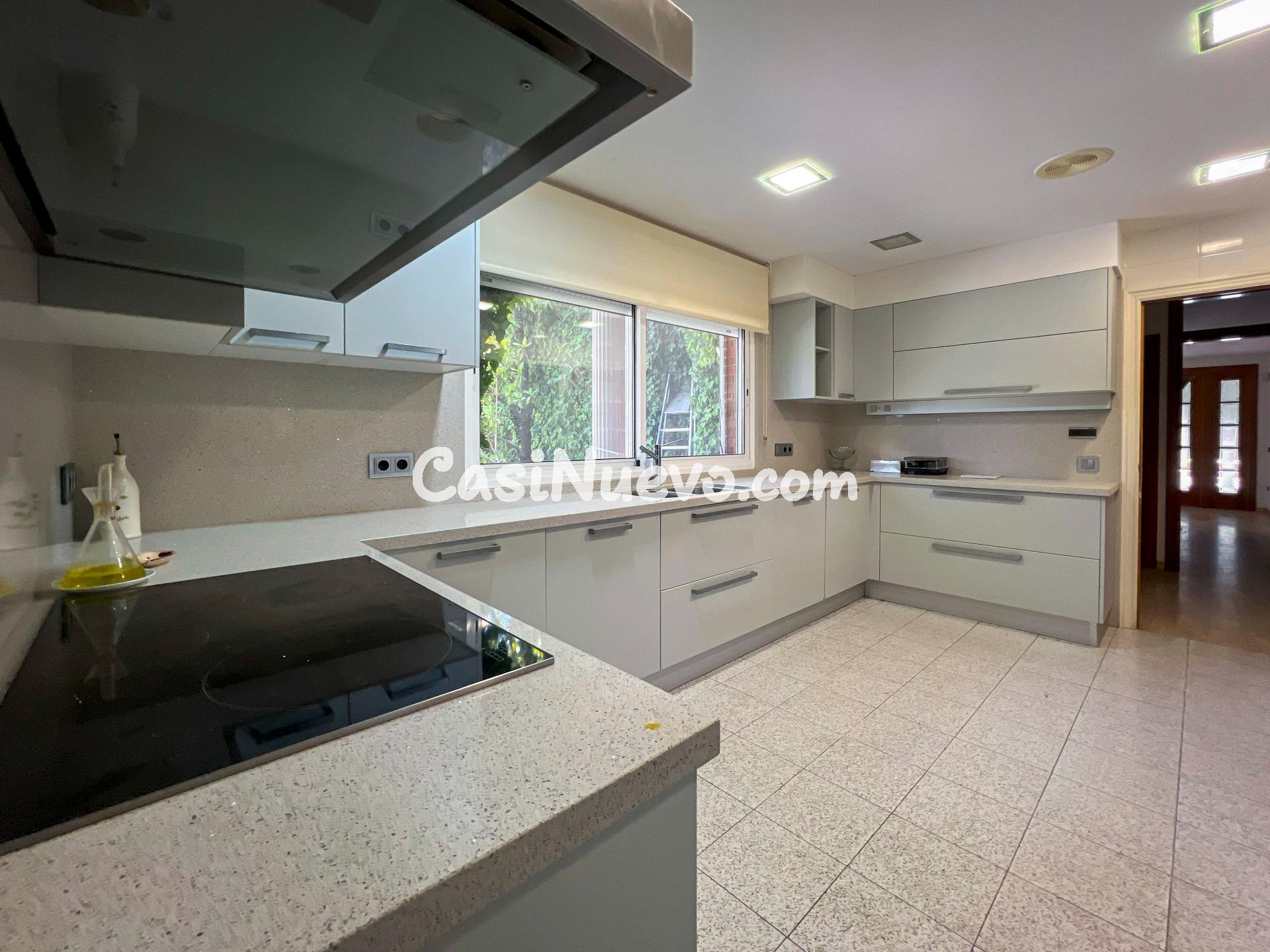 EXCEL·LENT CASA AMB JARDÍ PRIVAT, PISCINA I ZONA VERDA. VIVI - foto 6