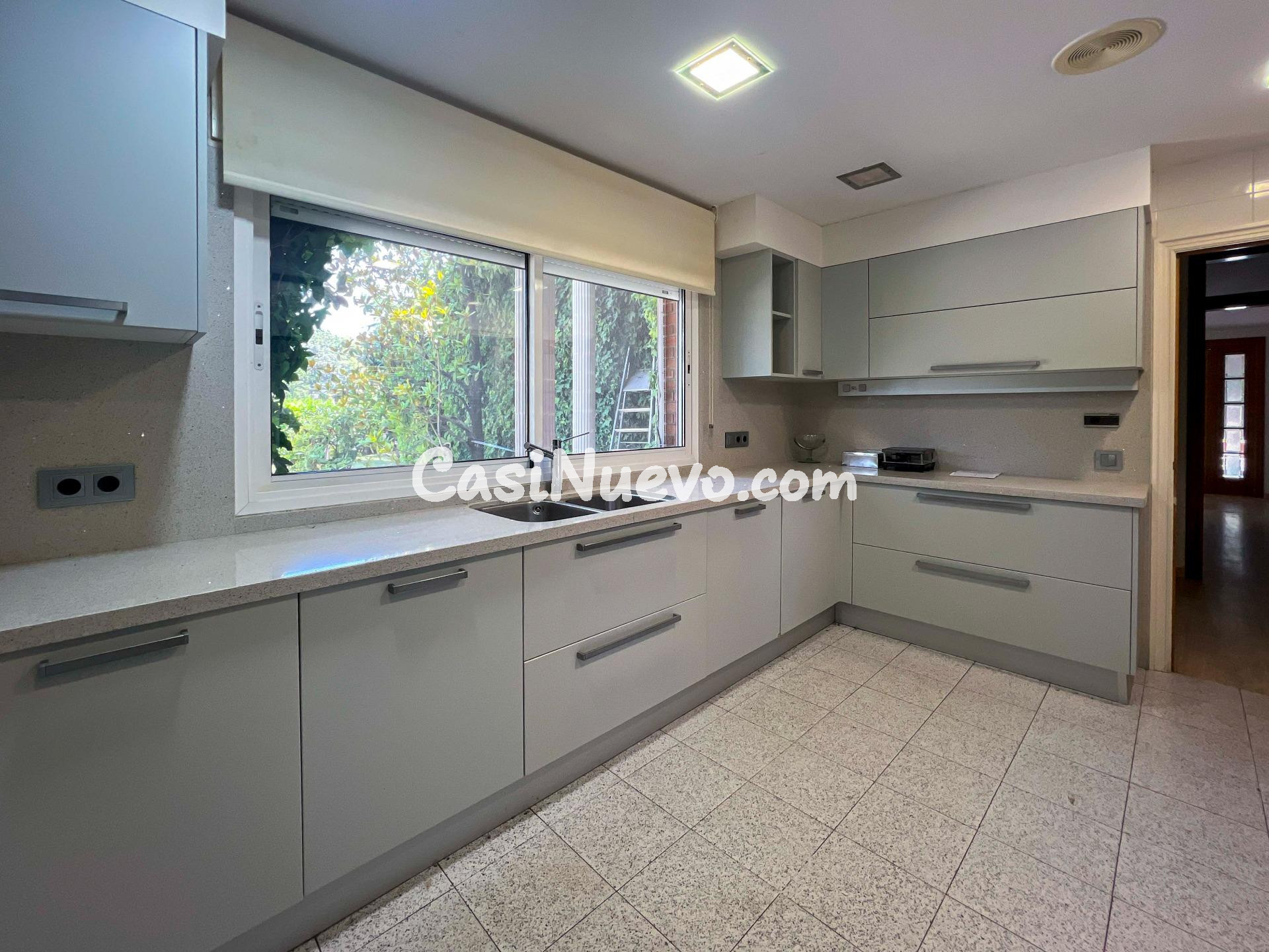 EXCEL·LENT CASA AMB JARDÍ PRIVAT, PISCINA I ZONA VERDA. VIVI - foto 8