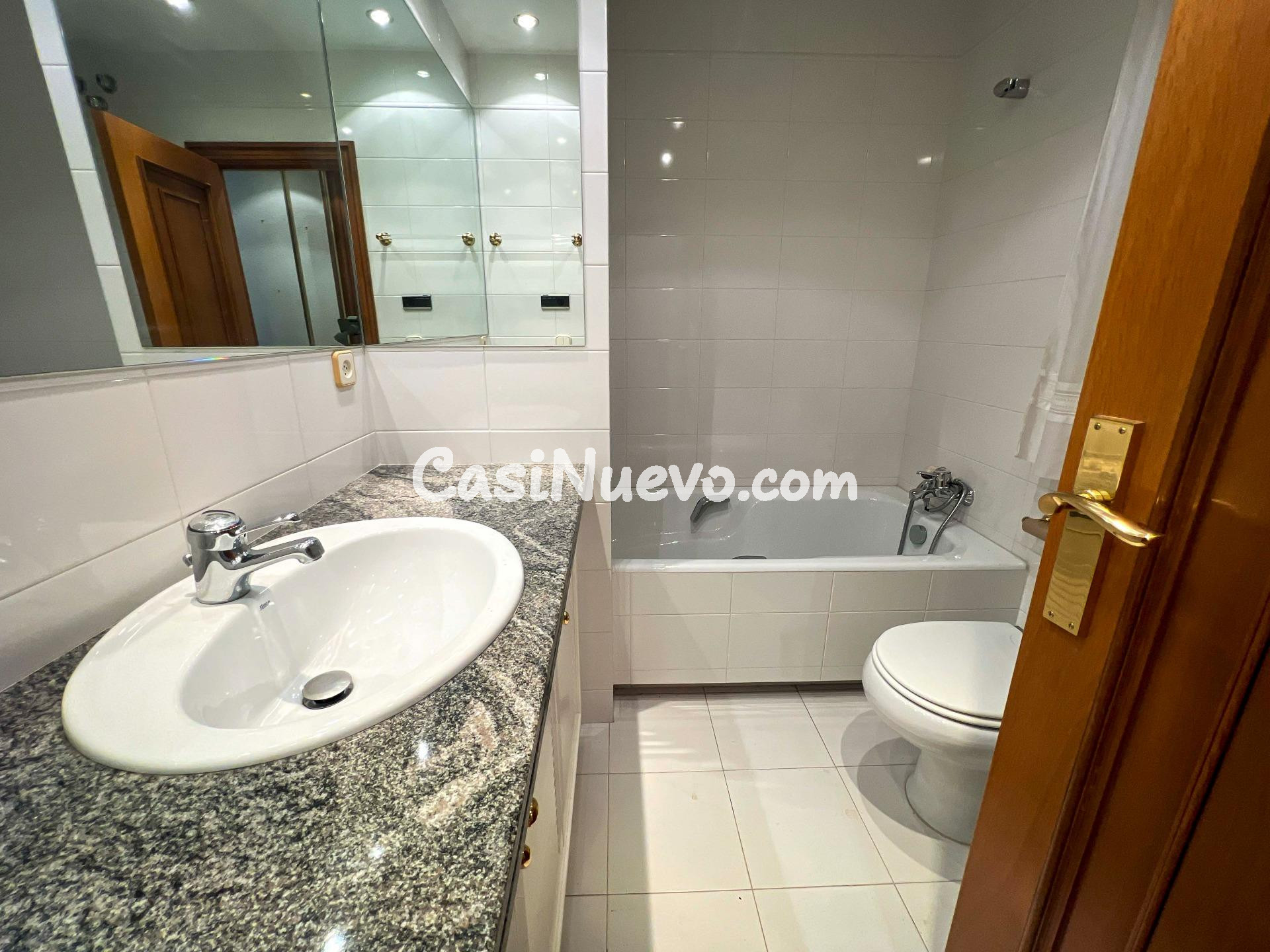 EXCEL·LENT CASA AMB JARDÍ PRIVAT, PISCINA I ZONA VERDA. VIVI - foto 46