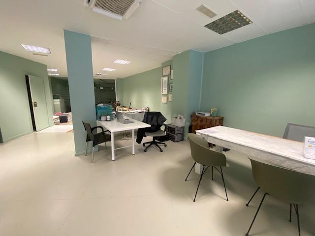 Oportunidad de Alquiler: Local Comercial en Lleida - Zona Príncipe de Viana-Clot