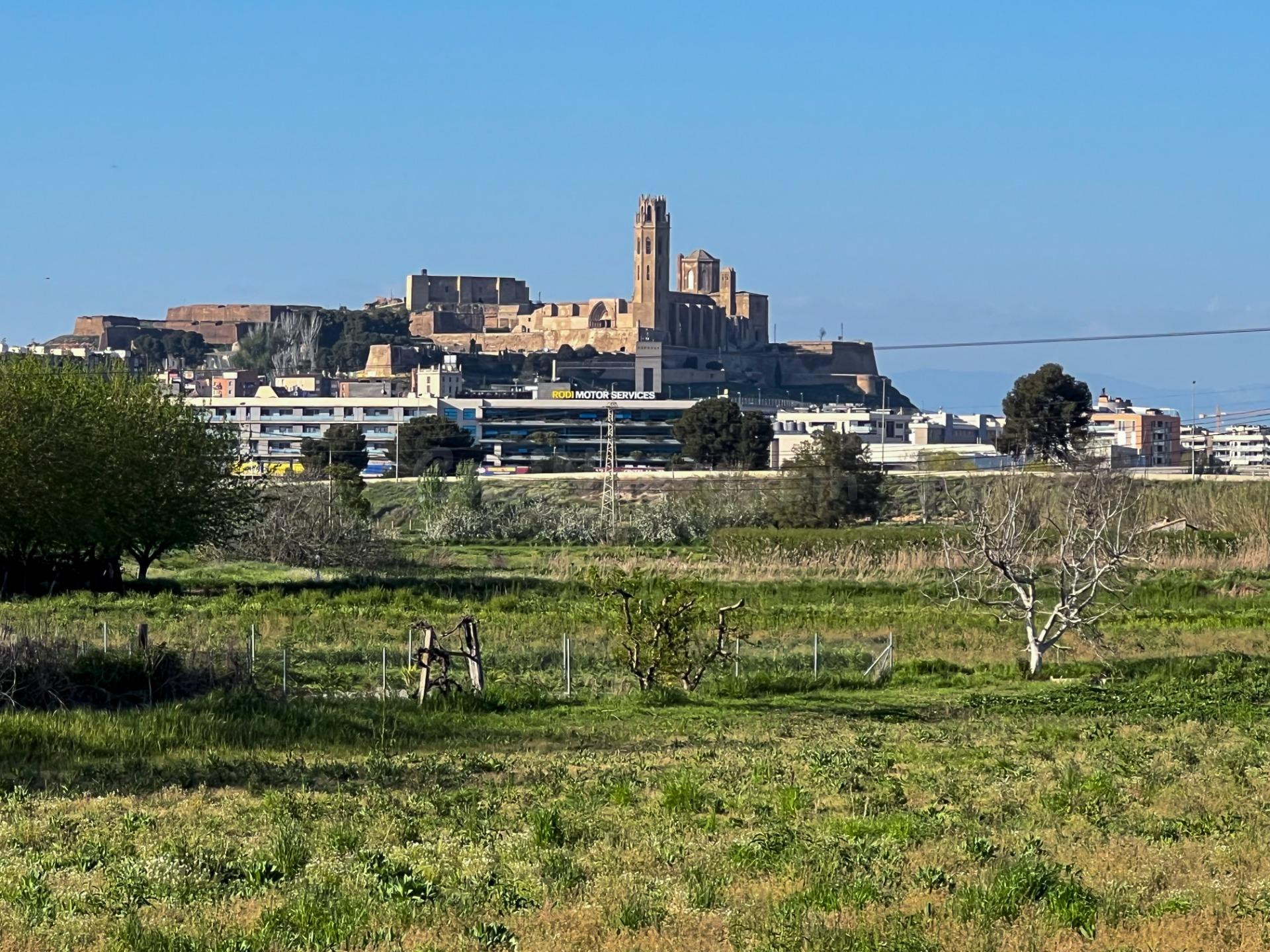 Finca con 2 Viviendas + Almacén en Lleida – Oportunidad Únic - foto 4