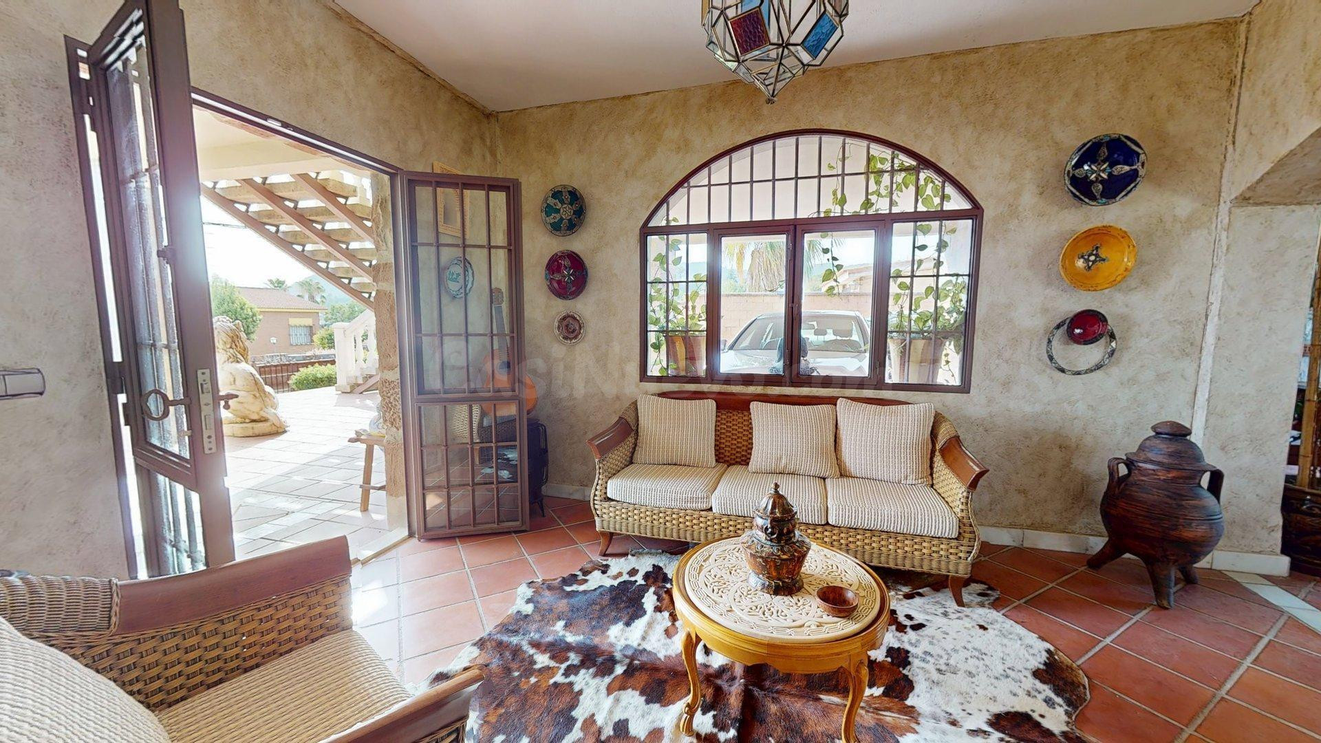 ESPECTACULAR CHALET EN SANSUEÑA