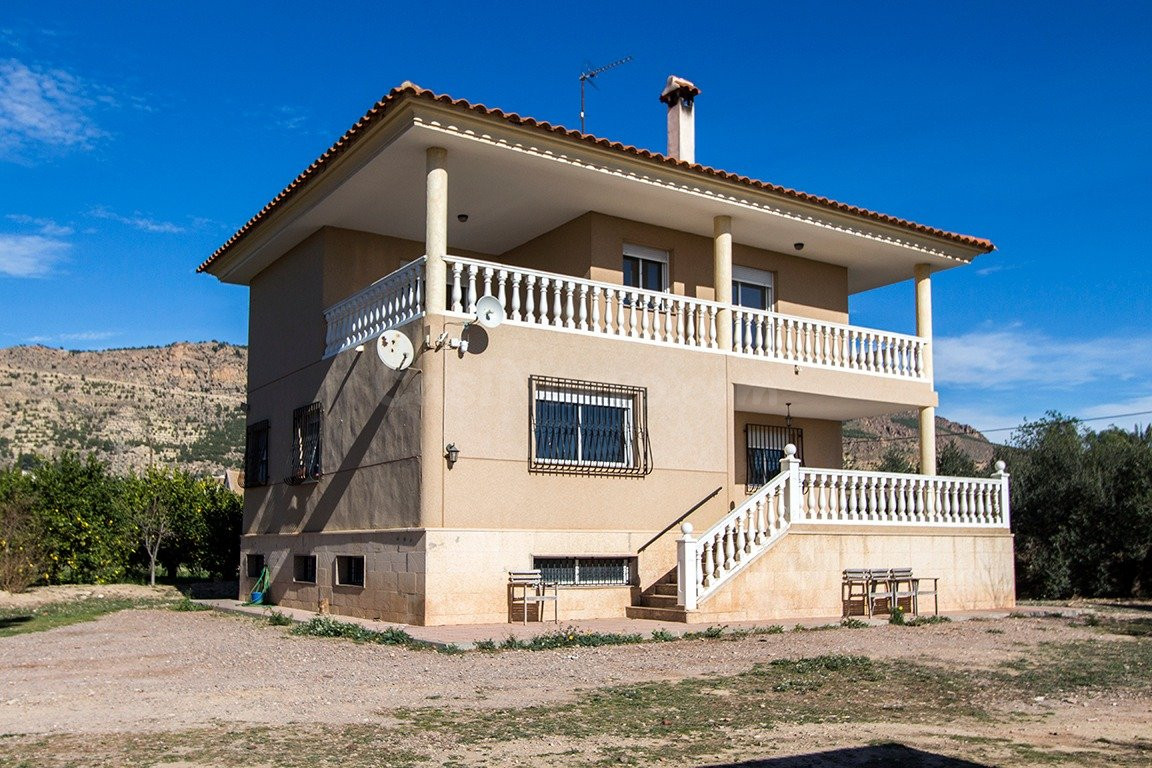 Chalet independiente con parcela en Alhama de Murcia - foto 4