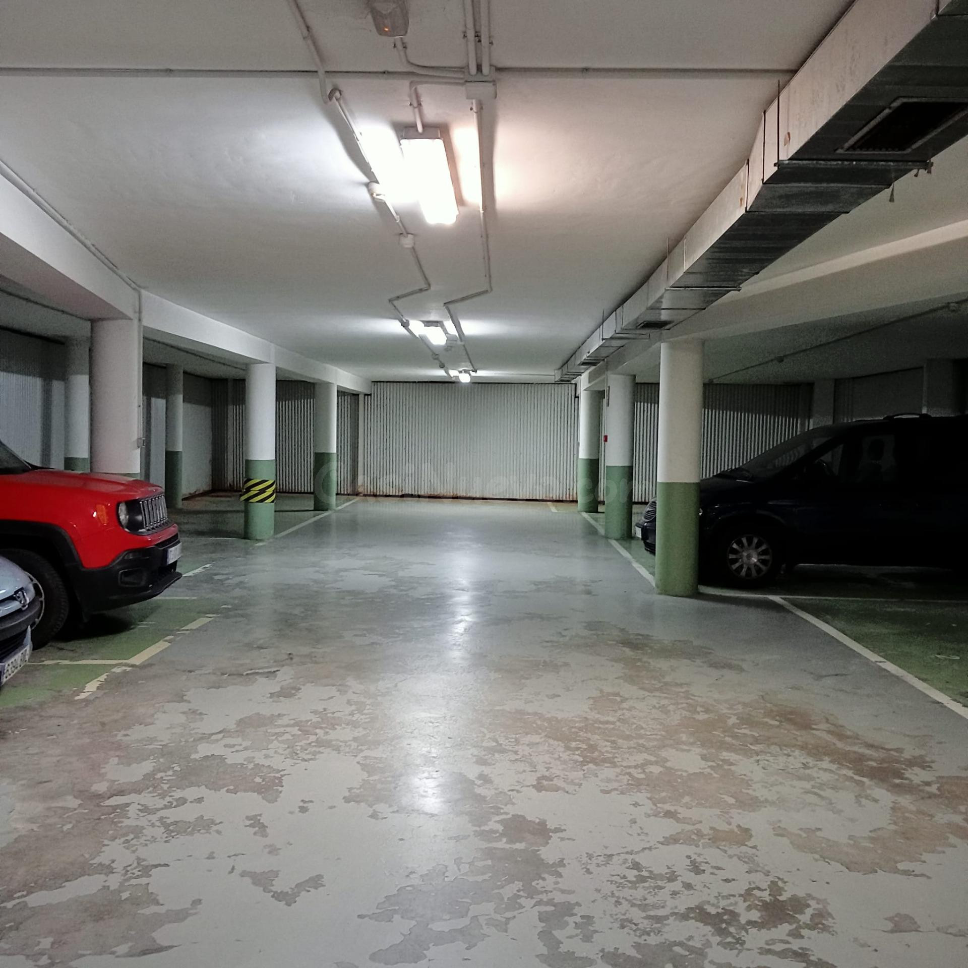 PLAZA DE PARKING EN CUATRO CAMINOS