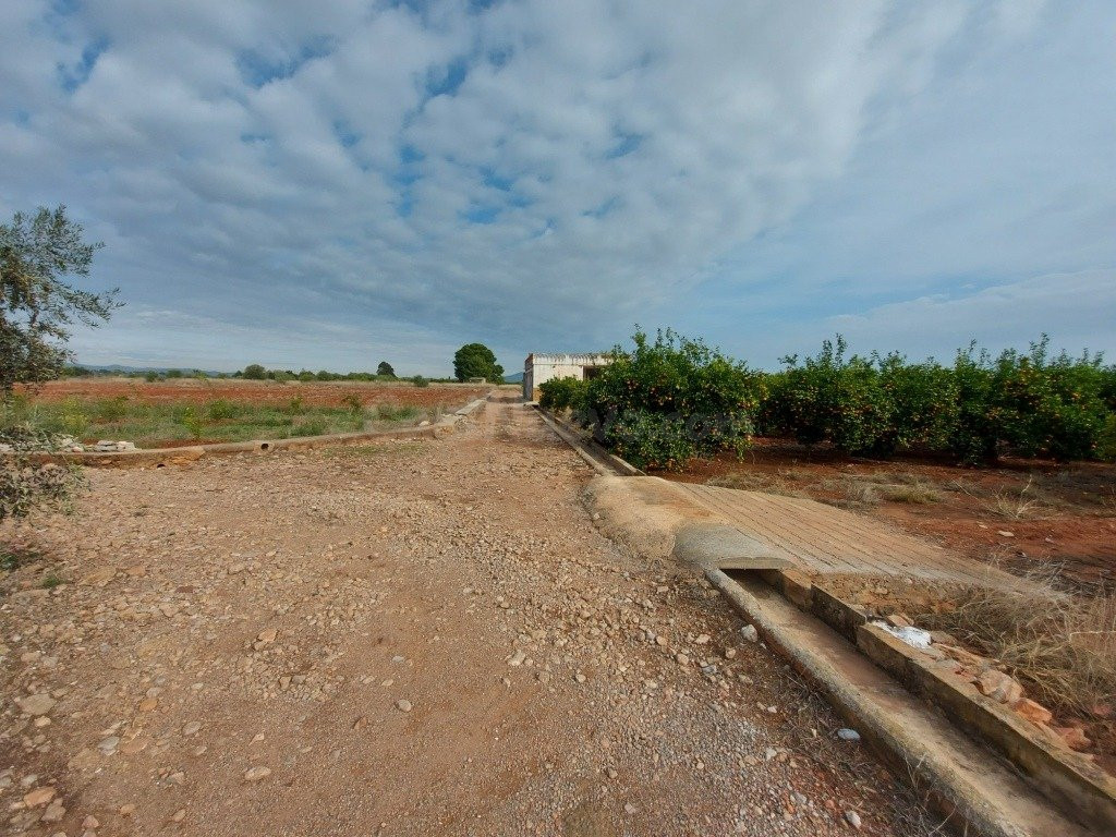 VILLARREAL. PARCELA EN ZONA LA FLORIDA CON CASA