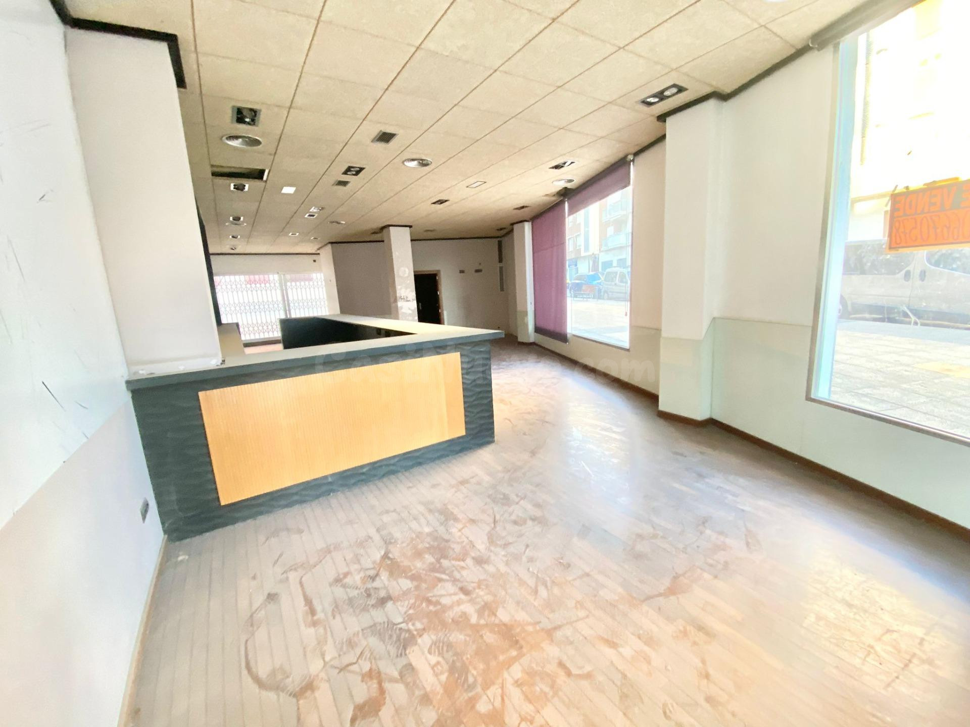 Local Comercial en Avenida Europa, para empezar a funcionar