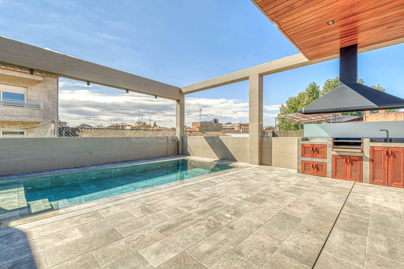 Casa domotizada con piscina en Figueres - foto 2