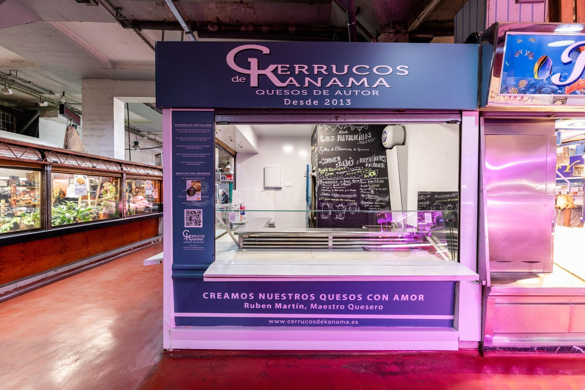 Puesto de 8 metros equipado en el Mercado de la Cebada (Madrid)