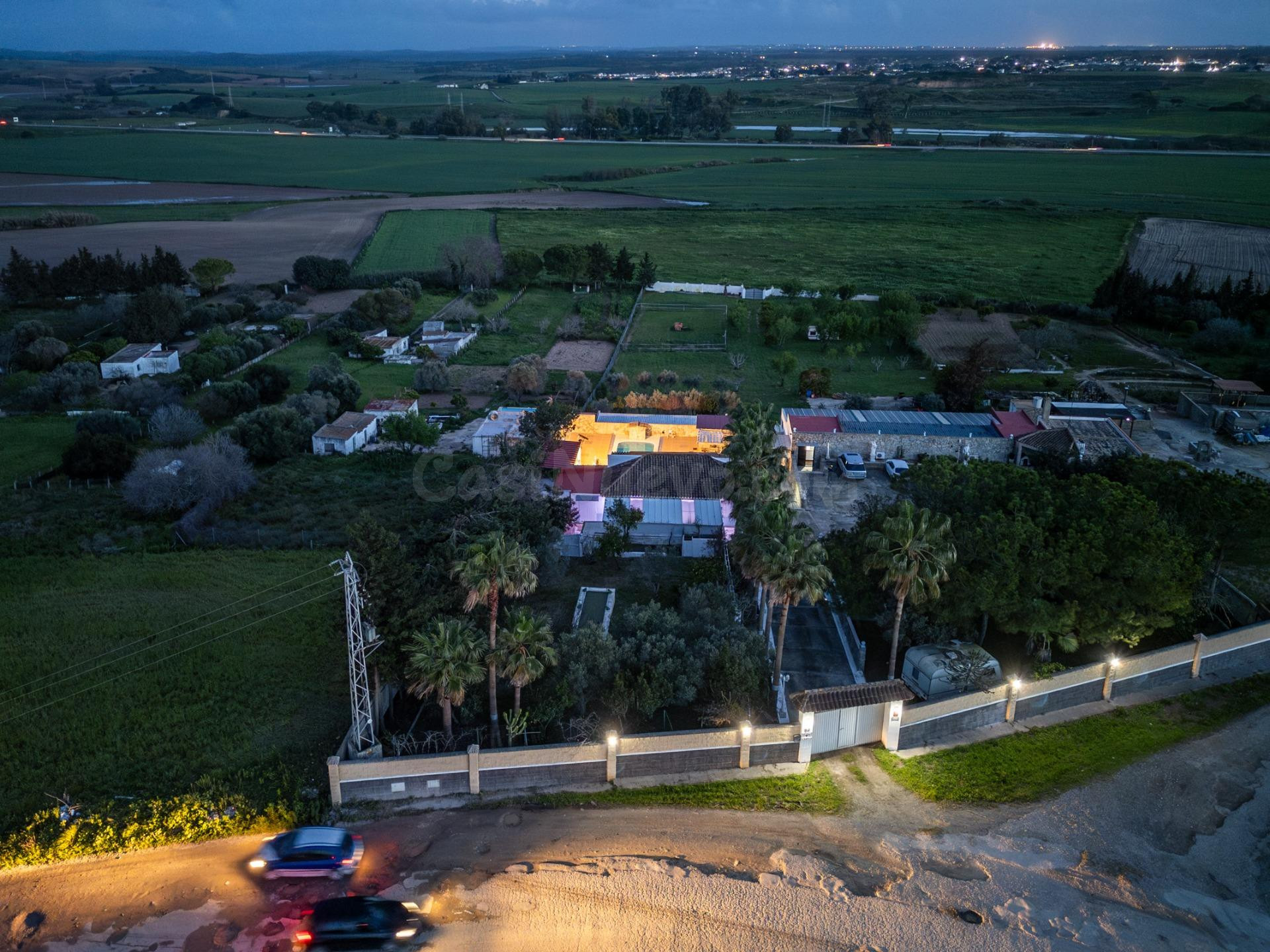 ^^ESPECTACULAR CORTIJO ANDALUZ CON PISCINA Y 8.000 M2, IDEAL - foto 3