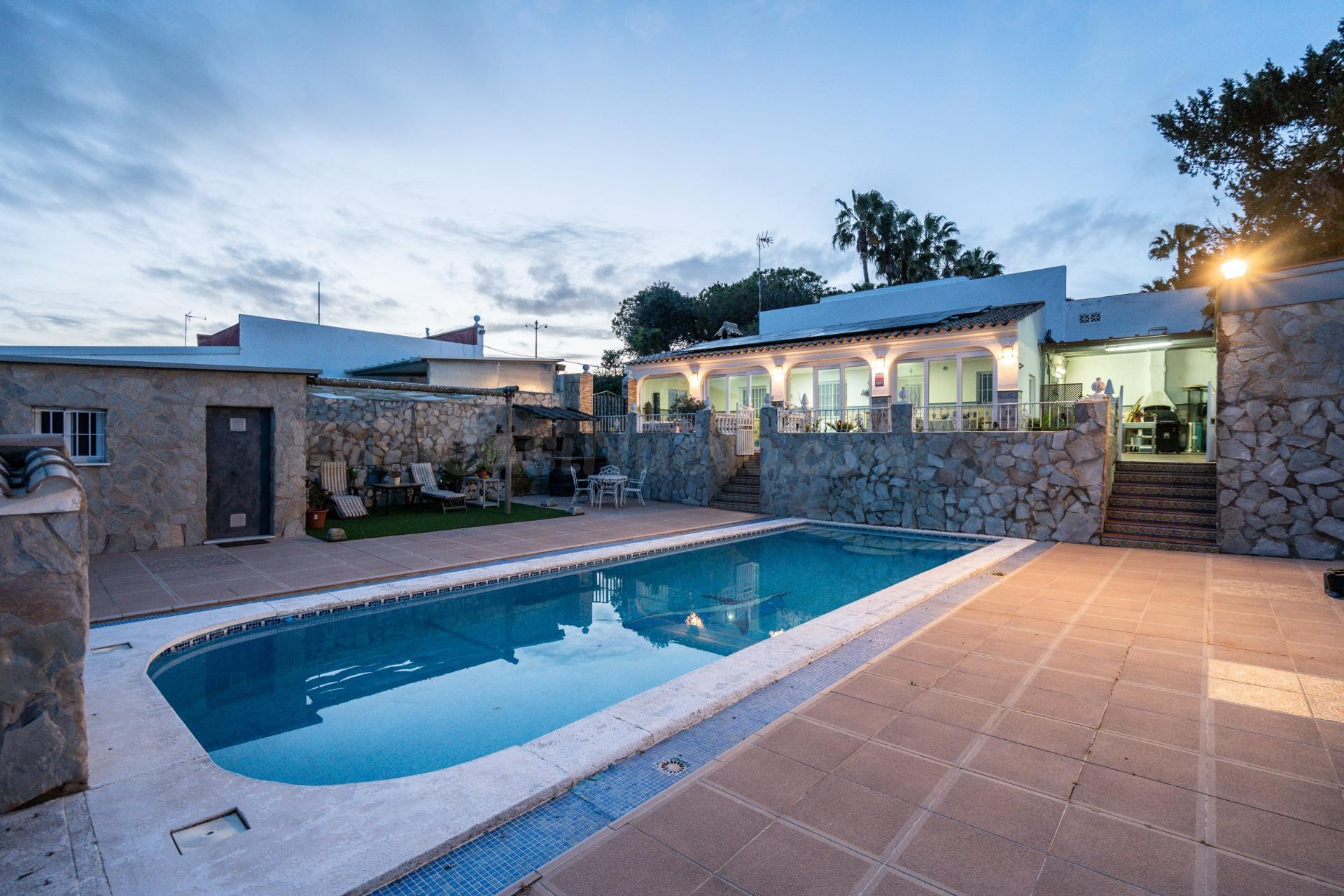 ^^ESPECTACULAR CORTIJO ANDALUZ CON PISCINA Y 8.000 M2, IDEAL - foto 4