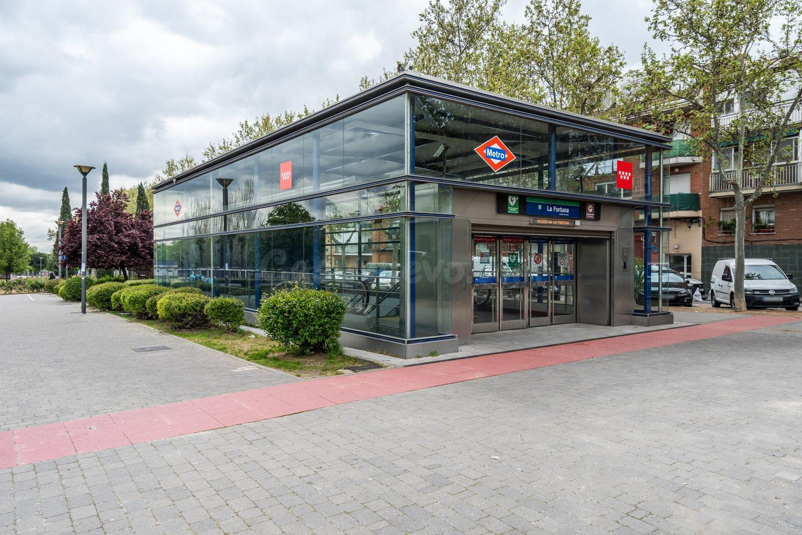 ^**^ FANTÁSTICO RESTAURANTE EN LEGANÉS – EN RENTABILIDAD O LIBRE DE INQUILINO ^**^ Se vende amplio r