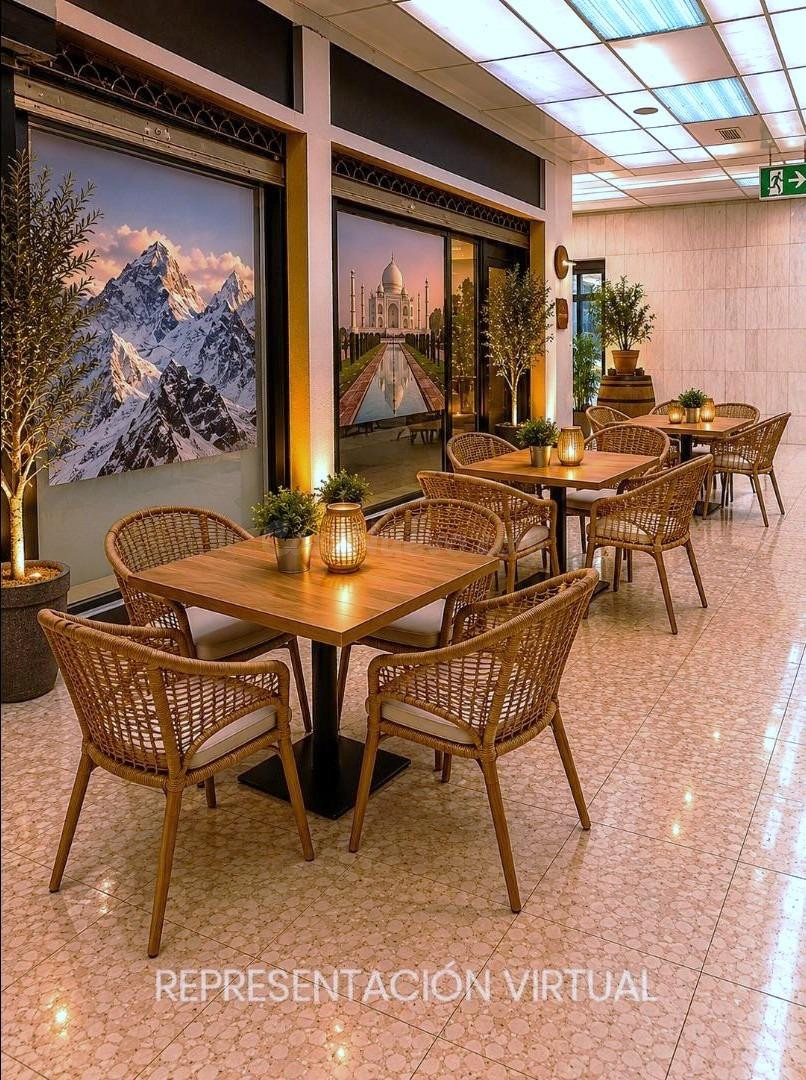 ^**^LOCAL EN ESQUINA CON TERRAZA EN RENTABILIDAD BRUTA DE 9.5%: ¡EL LUGAR IDEAL PARA TU NEGOCIO EN LAS ROZAS^**^ Presentamos un local comercial en una ubicación estratégica, situado en una de las e