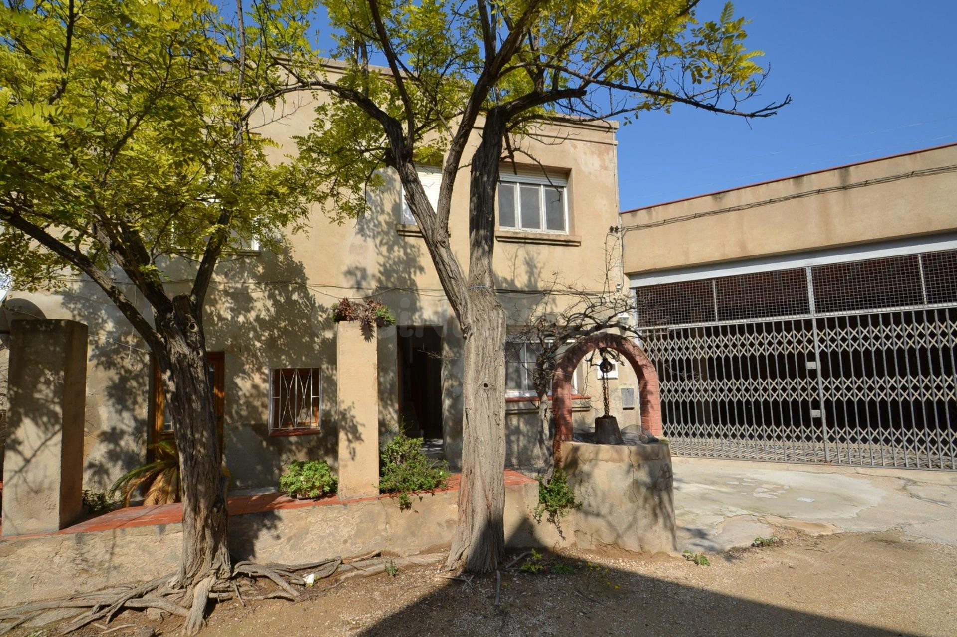 Casa céntrica en Deltebre con terraza