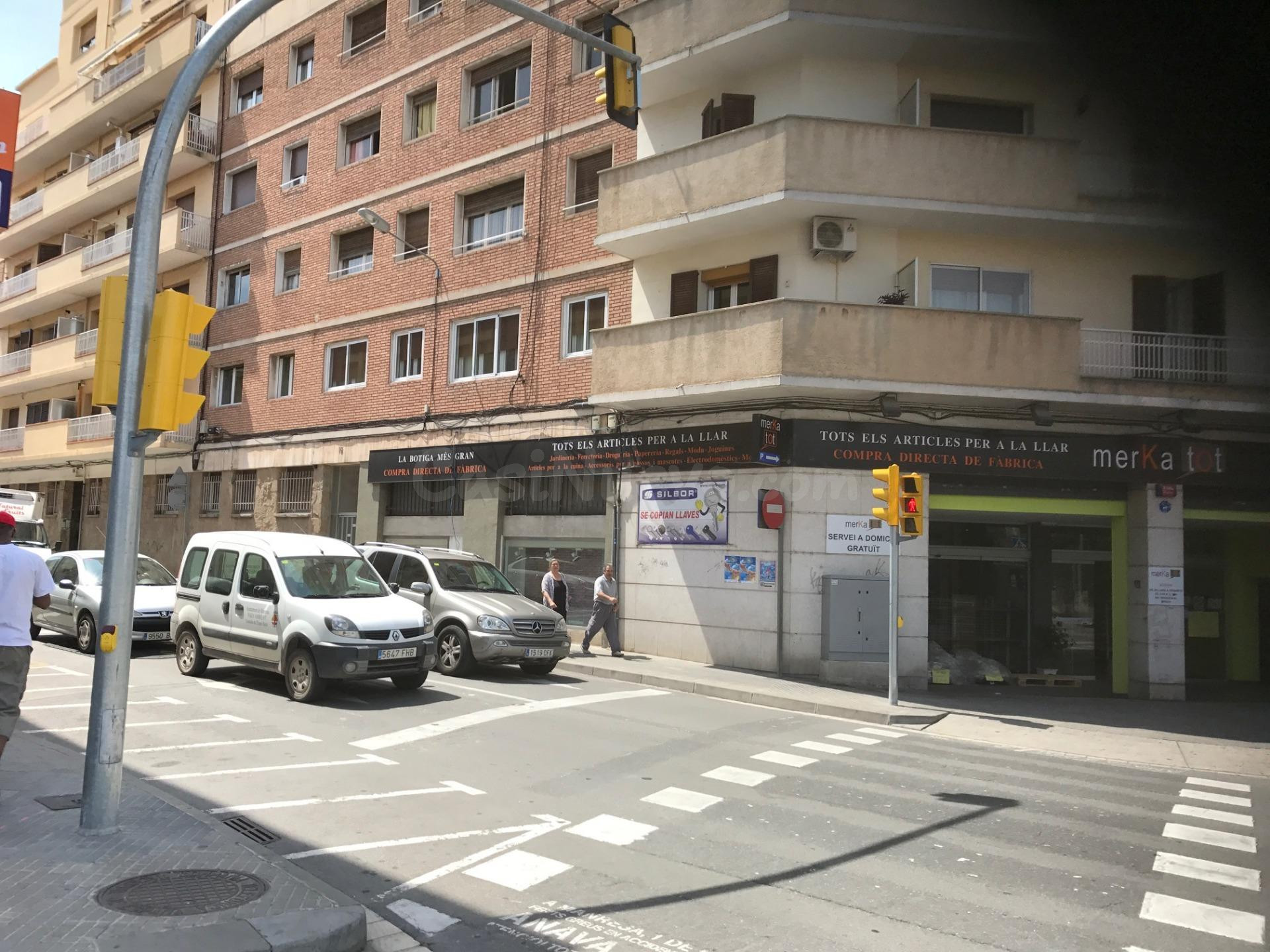 Atención inversores, local de 3.457 m2 con alta rentabilidad y con arrendatario