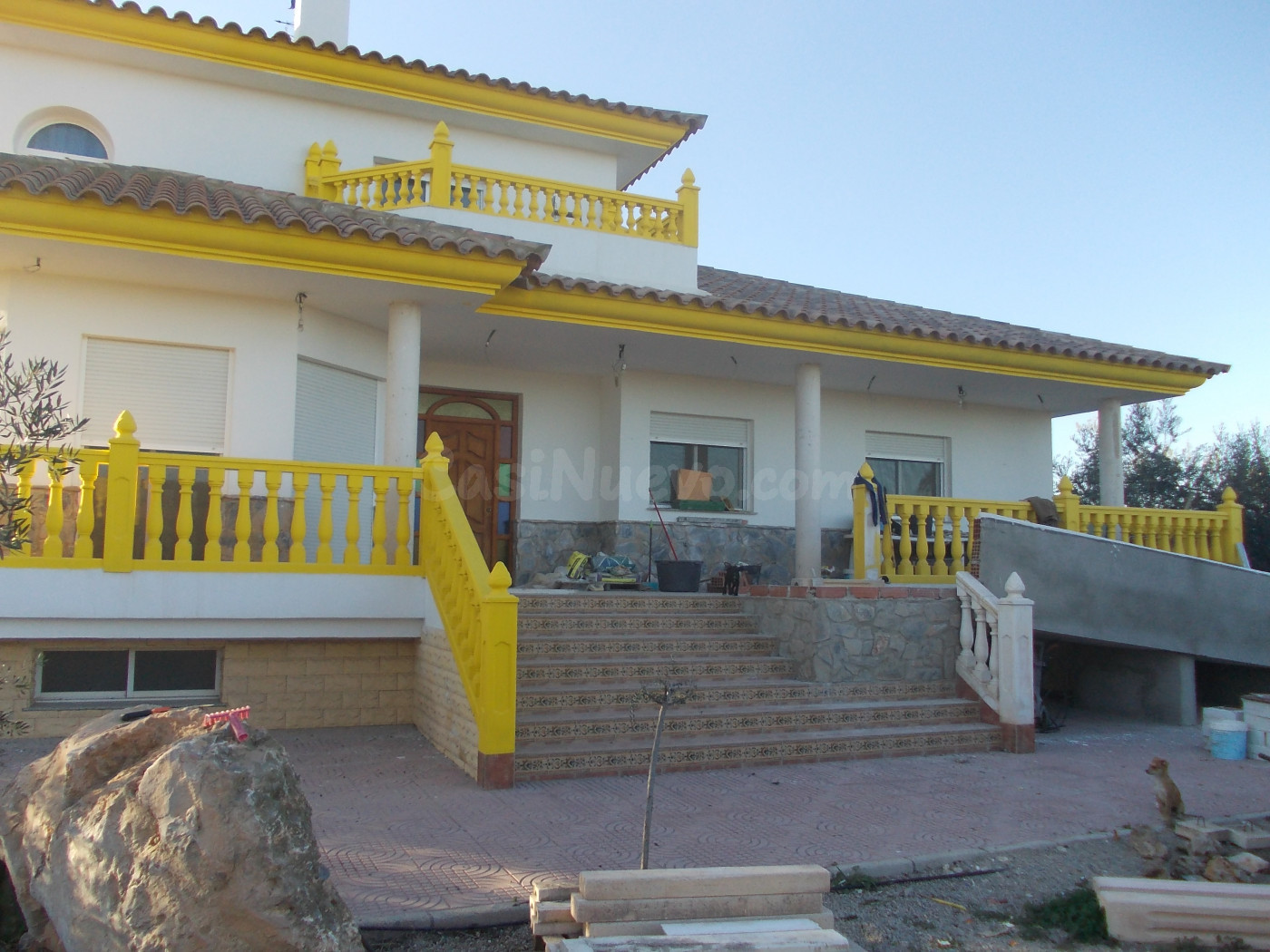 Chalet con seis dormitorios, garaje en sótano y Piscina en zona de EL Esparragal