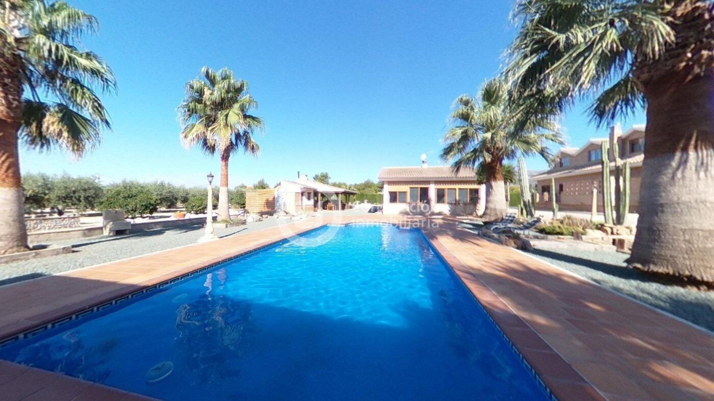 Magnífico Chalet con Piscina a 5 minutos de Lorca