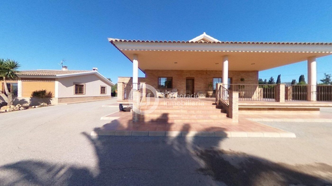 Magnífico Chalet con Piscina a 5 minutos de Lorca - foto 5