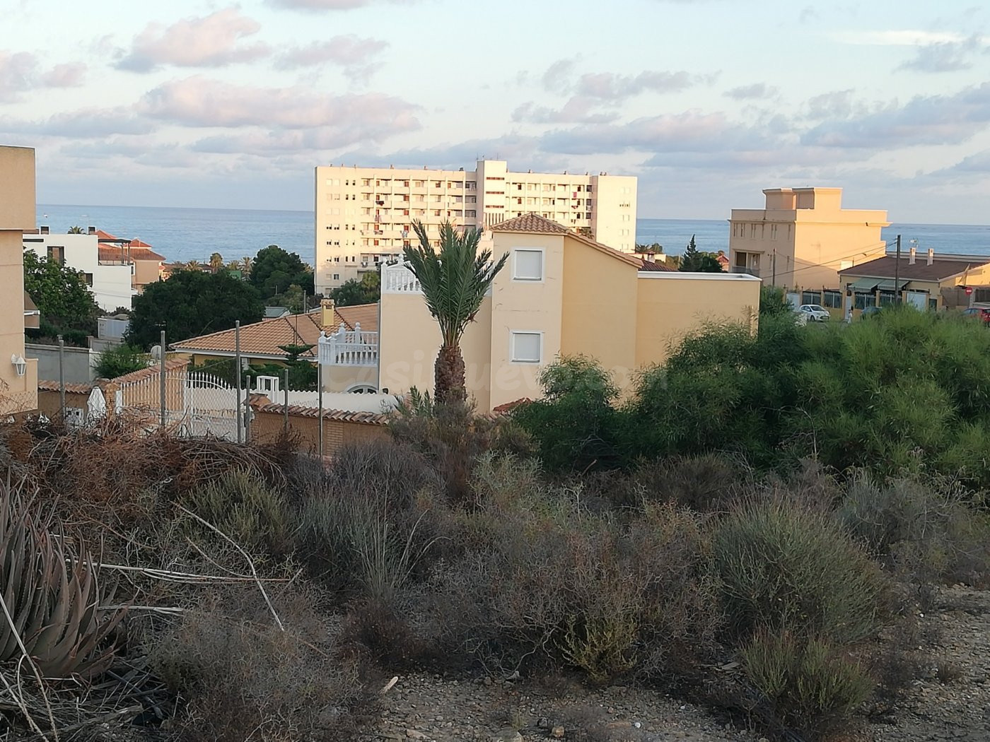 PARCELA EN CALARREONA CON VISTAS AL MAR