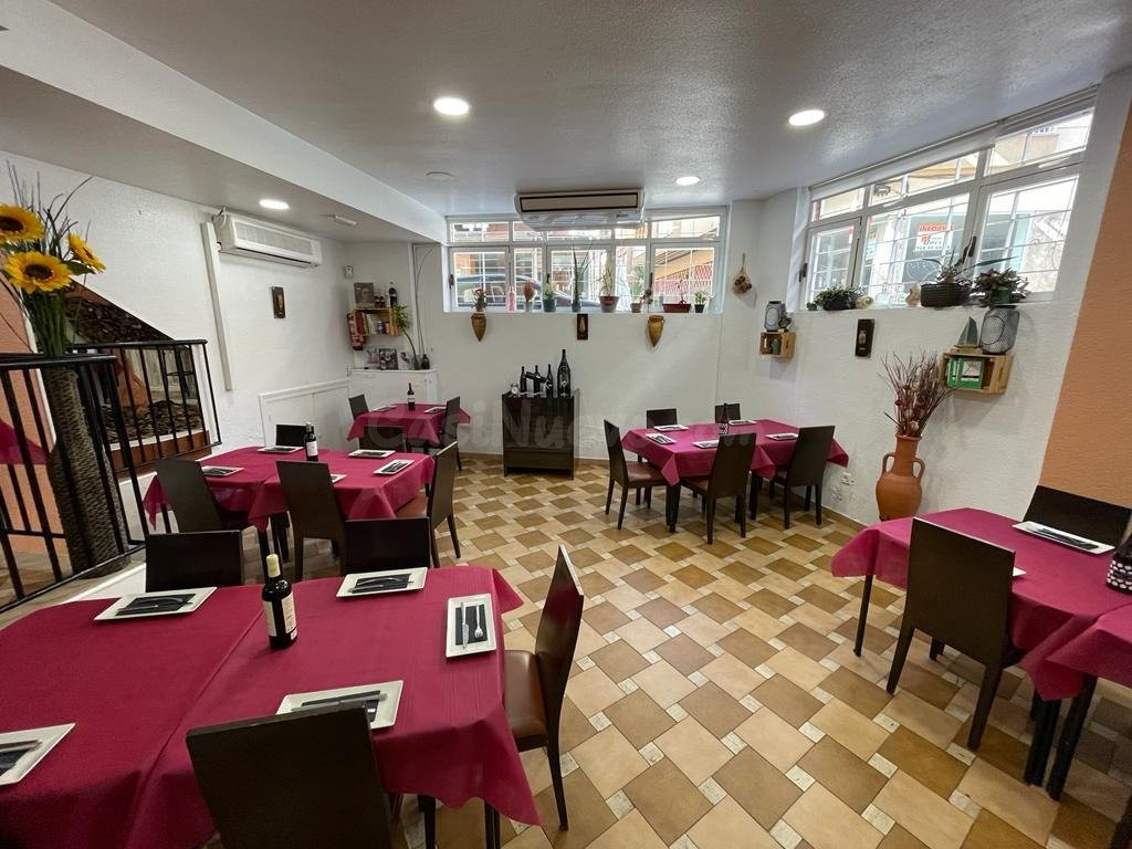 LOCAL COMERCIAL BAR/RESTAURANTE EN EL CENTRO