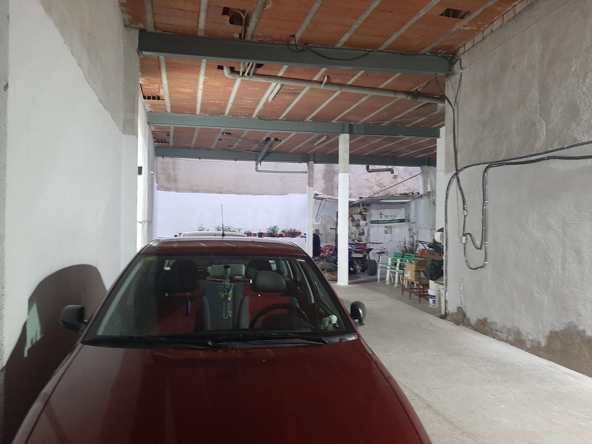 Local Comercial con grandes posibilidades en la zona centro