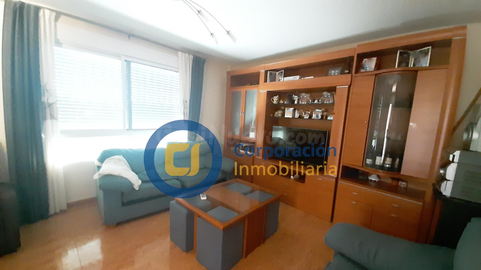 Dúplex con cuatro dormitorios y grandes dimensiones en Puerto lumbreras