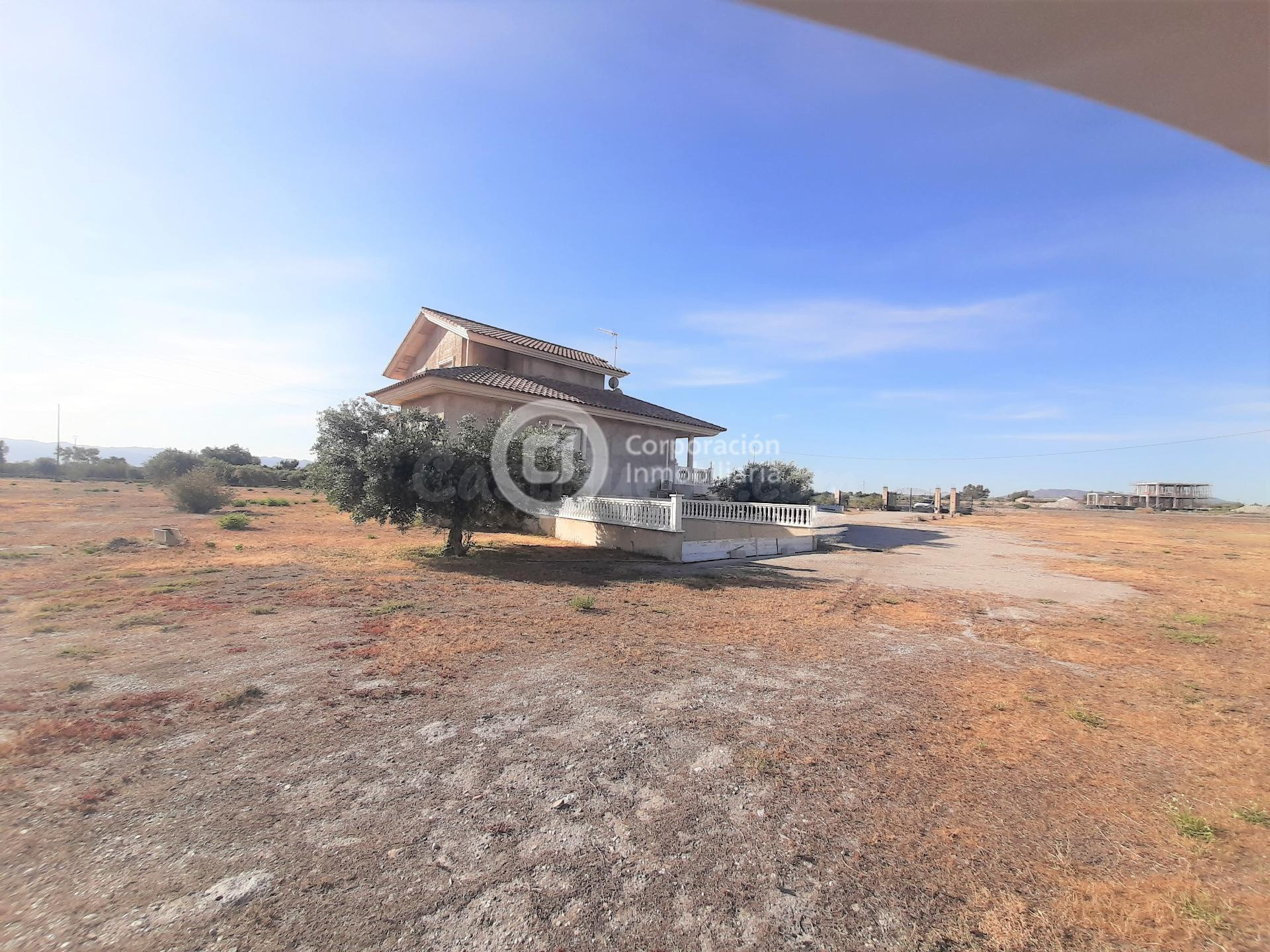 Chalet de grandes dimensiones en La Torrecilla - foto 3