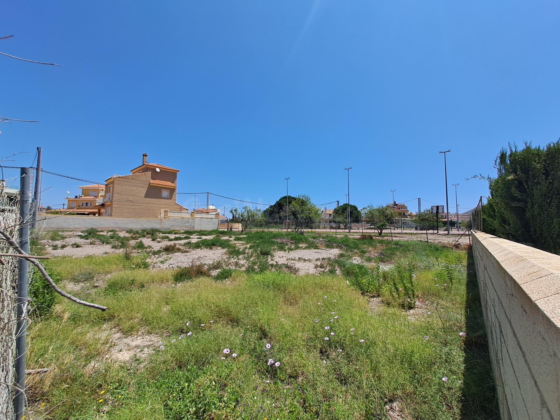 Parcela de 600m2 en Calabardina