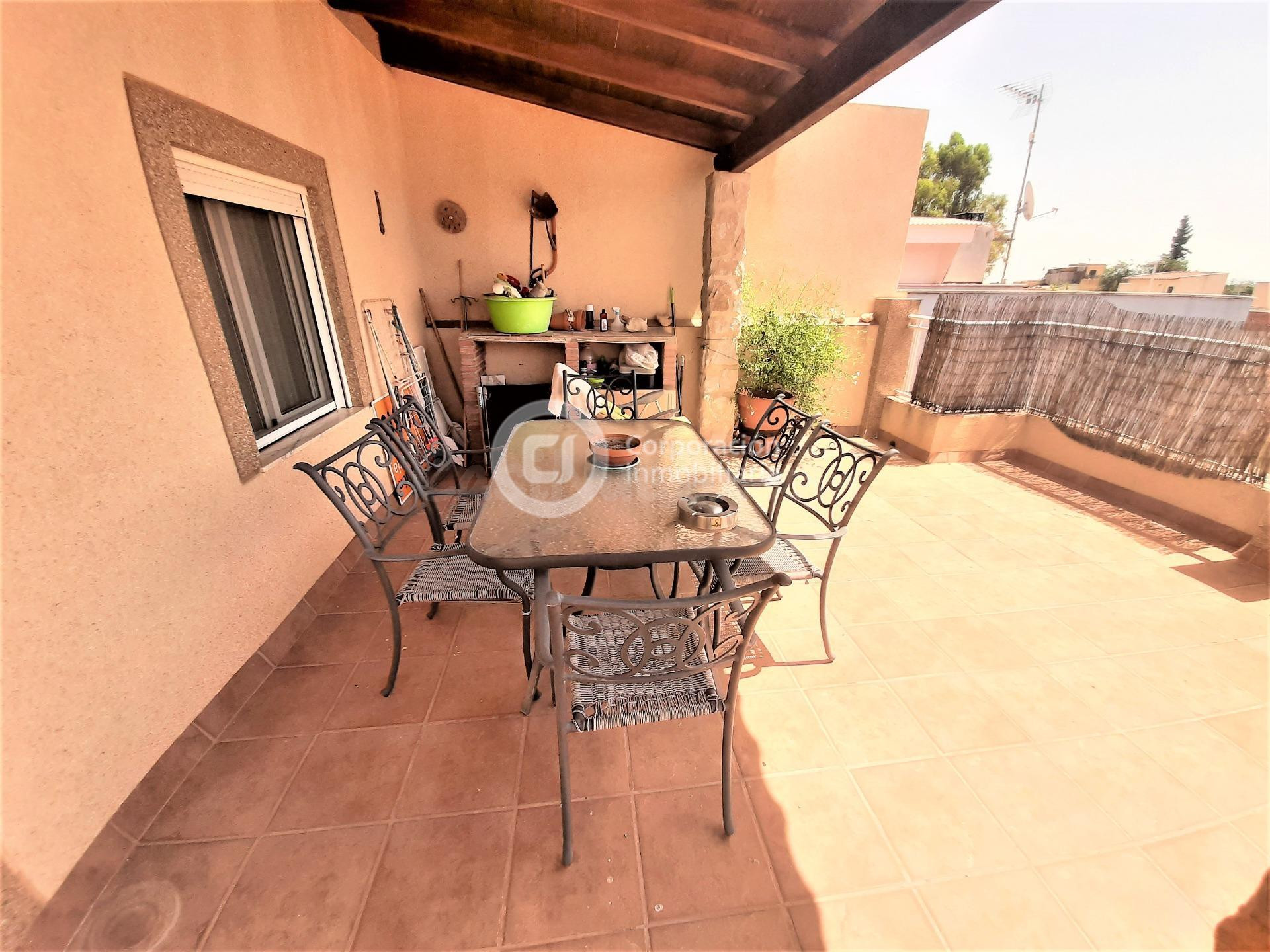 Casa con tres dormitorios y terraza, en Virgen de las Huerta - foto 4