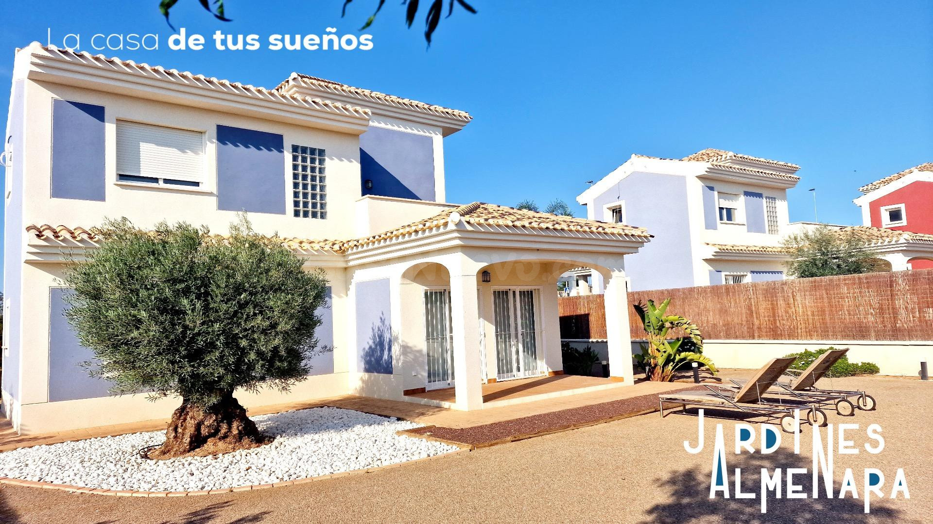 Chalet de 3 dormitorios en urbanización en Purias