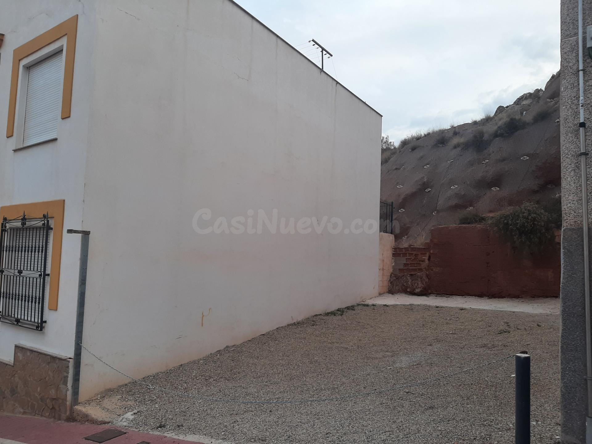 Solar para construcción de vivienda unifamiliar en el centro de Lorca