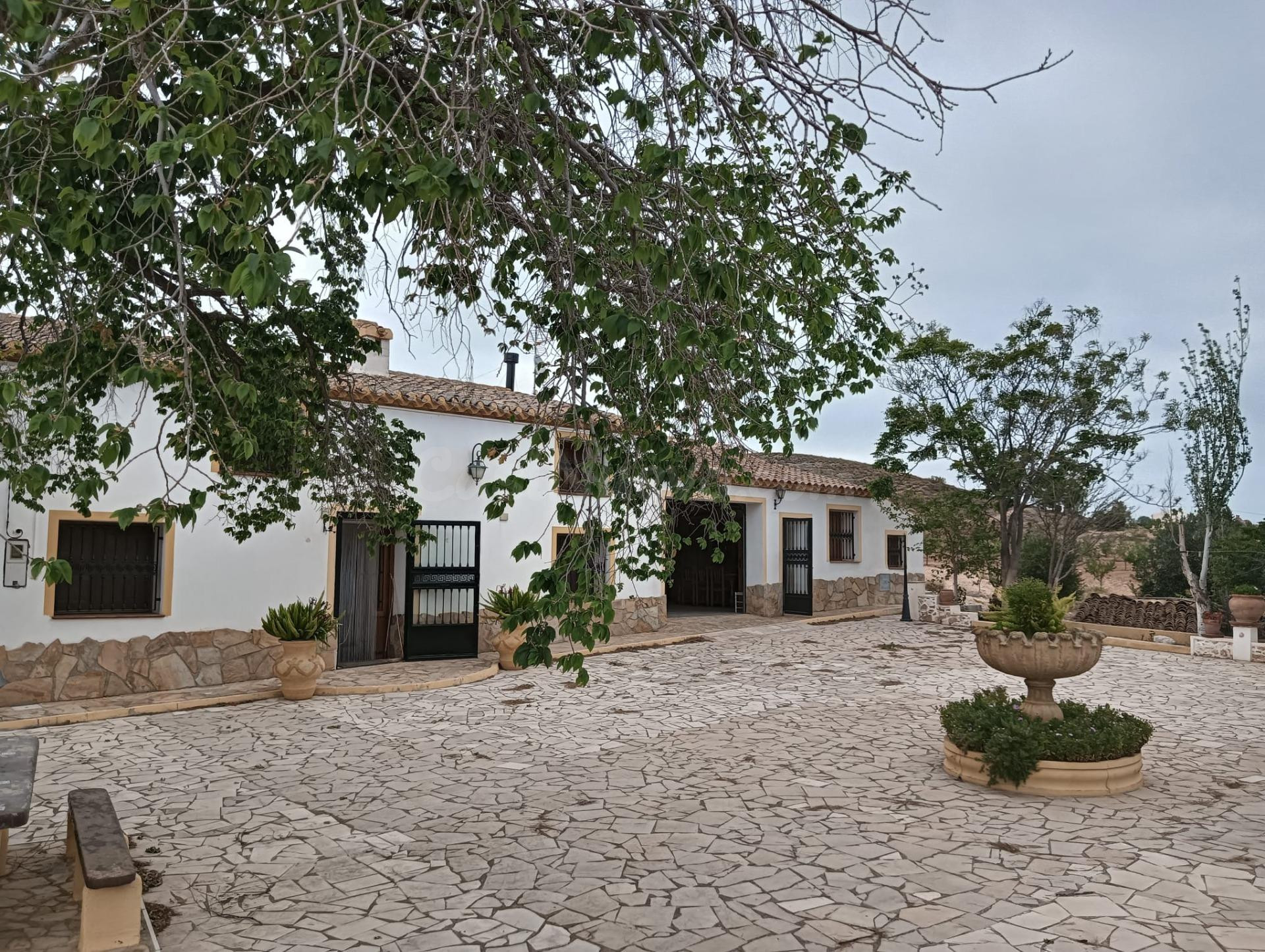 Casa de Campo con siete dormitorios y garaje en zona de La Parroquia