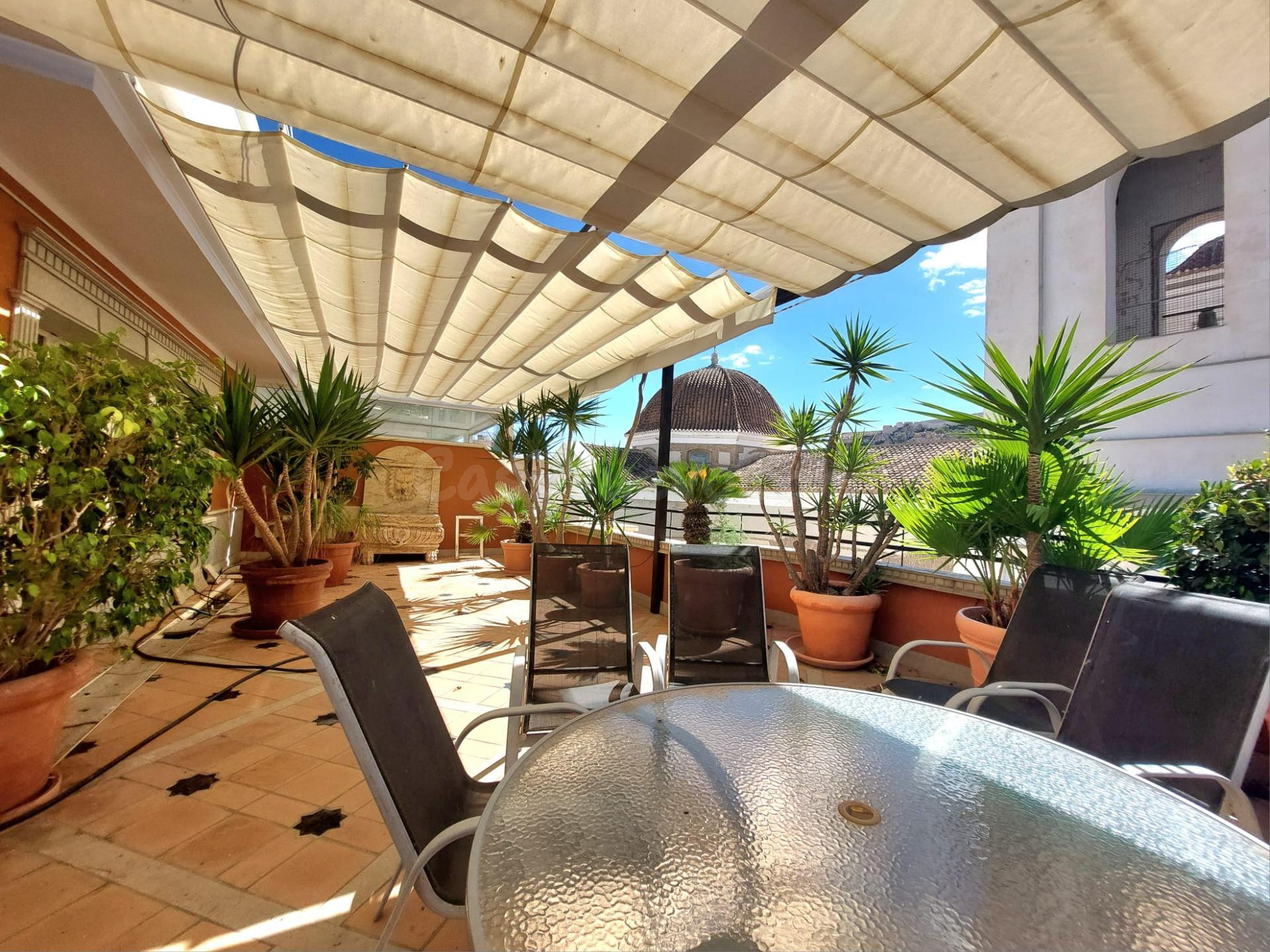 Ático con amplia terraza y garaje junto a la Plaza de España de Águilas