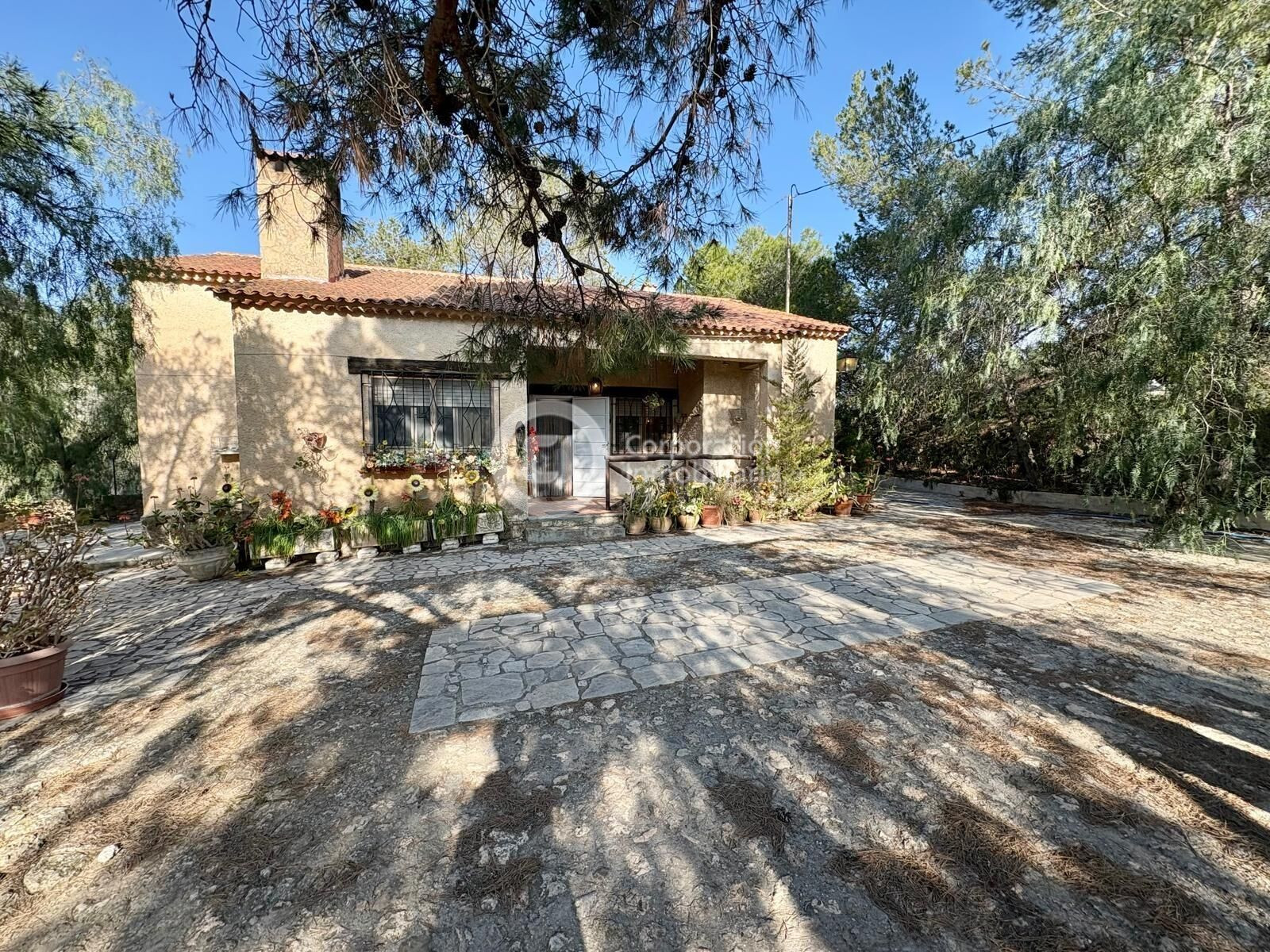 Casa de Campo con cinco dormitorios y Piscina en Aguaderas