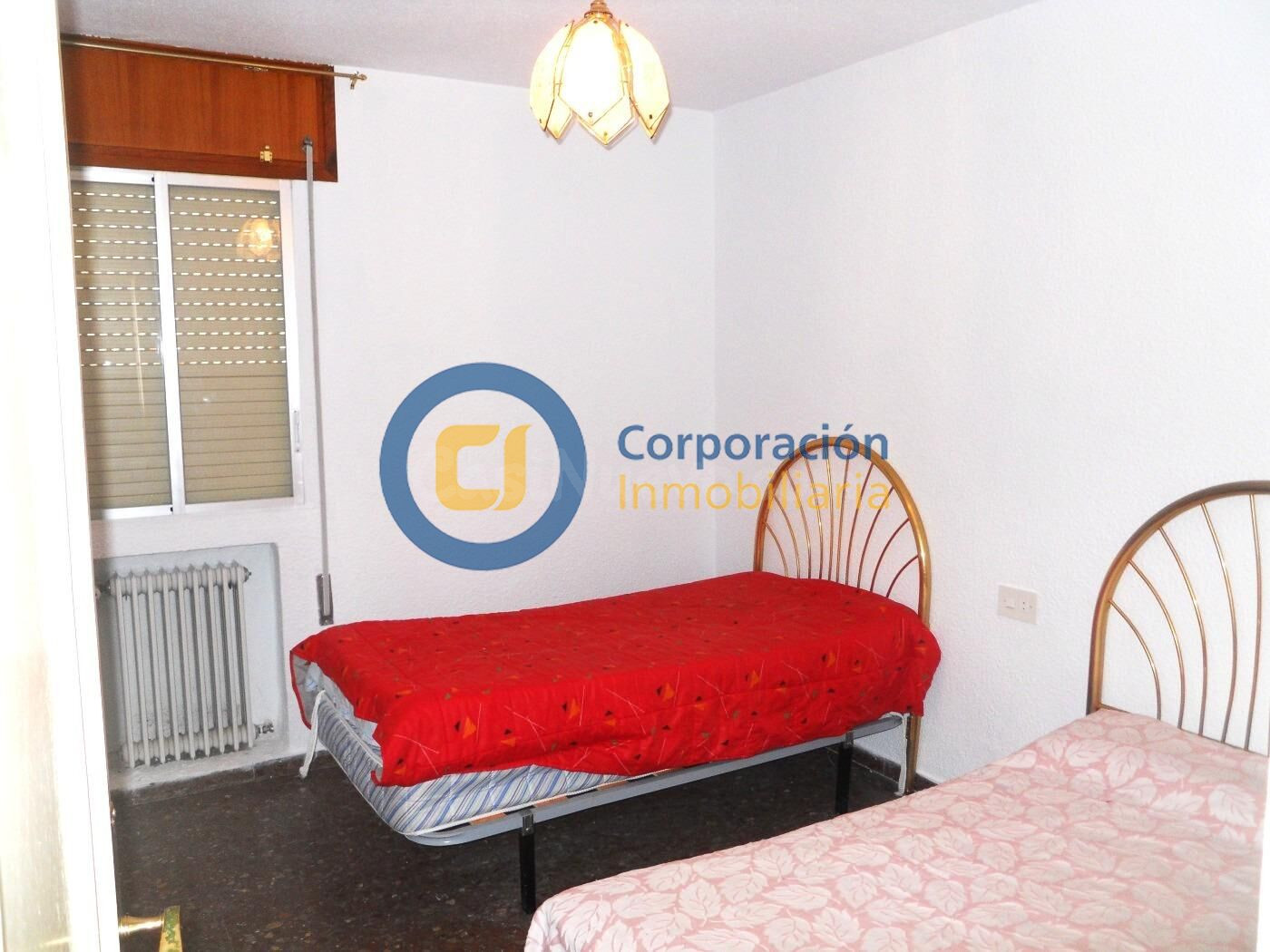 Piso con cuatro dormitorios y garaje en Lorca Centro de gran - foto 4